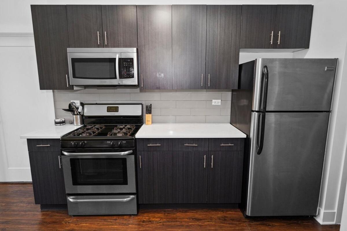 Apartment Business And Leisure 420-ok 3br Near Mccormick 2001 South State - 4d Chicago