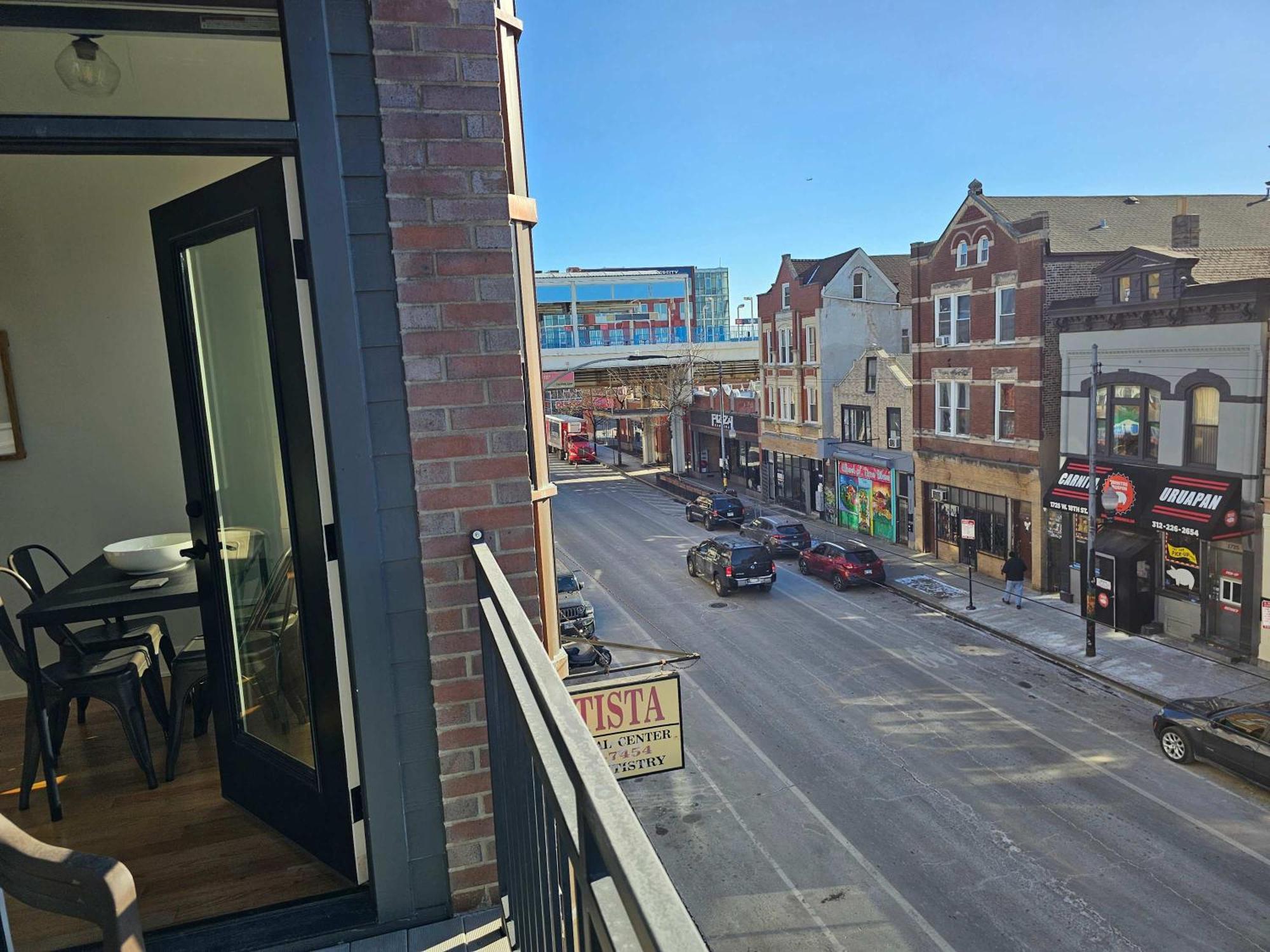 Updated 3 Bedroom Downtown Pilsen * Chicago