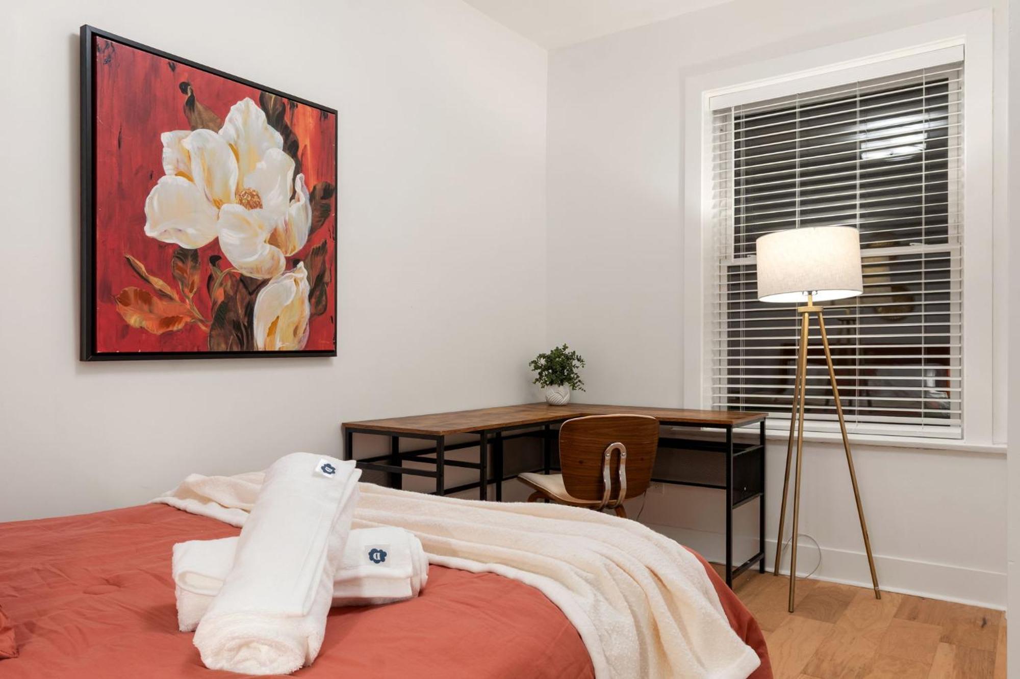 In Wrigley Close To The Field & Food *