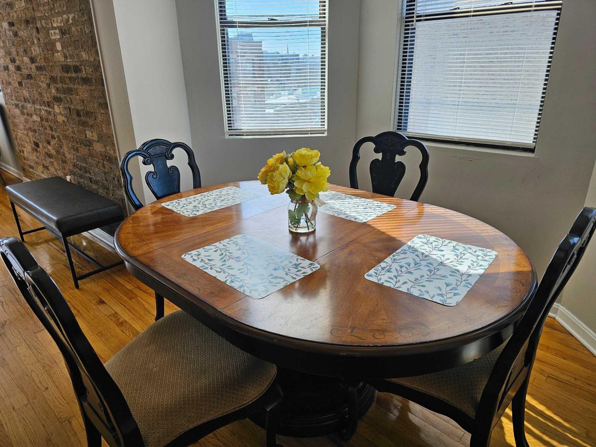 Two Bedroom West Loop Apartment *