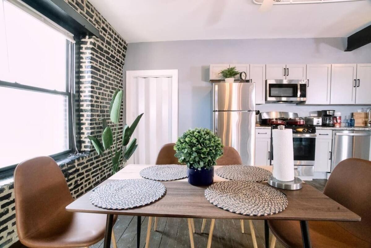 Apartment Spacious 4br Near Mccormick & Soldier Field 2010 South Wabash Ave - 3f