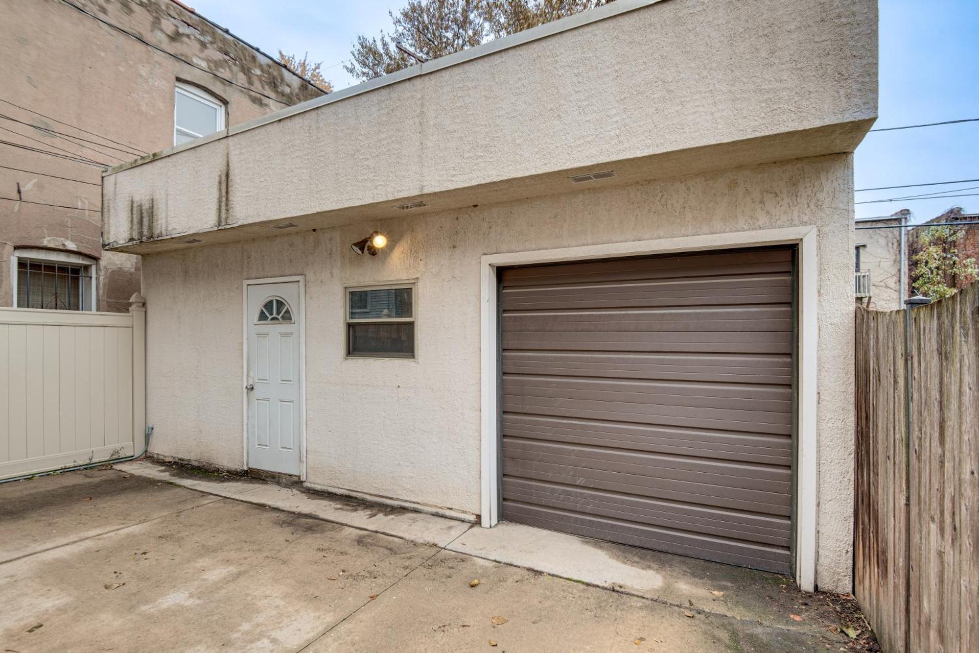 Apartment 6 Mi To Dtwn Dog-friendly Gem With Hot Tub!