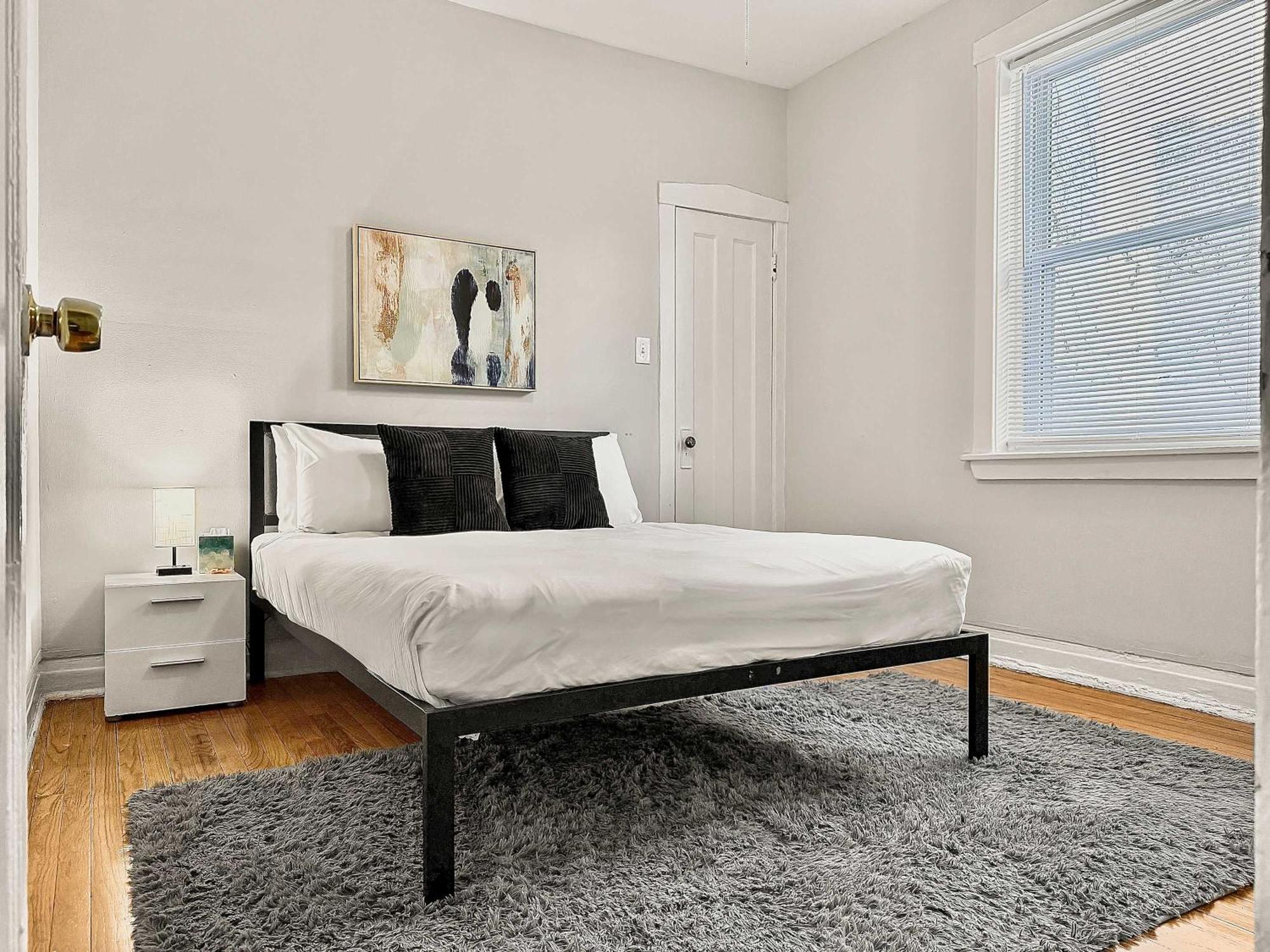 3br Spacious In - Newgard Rep Apartment Chicago
