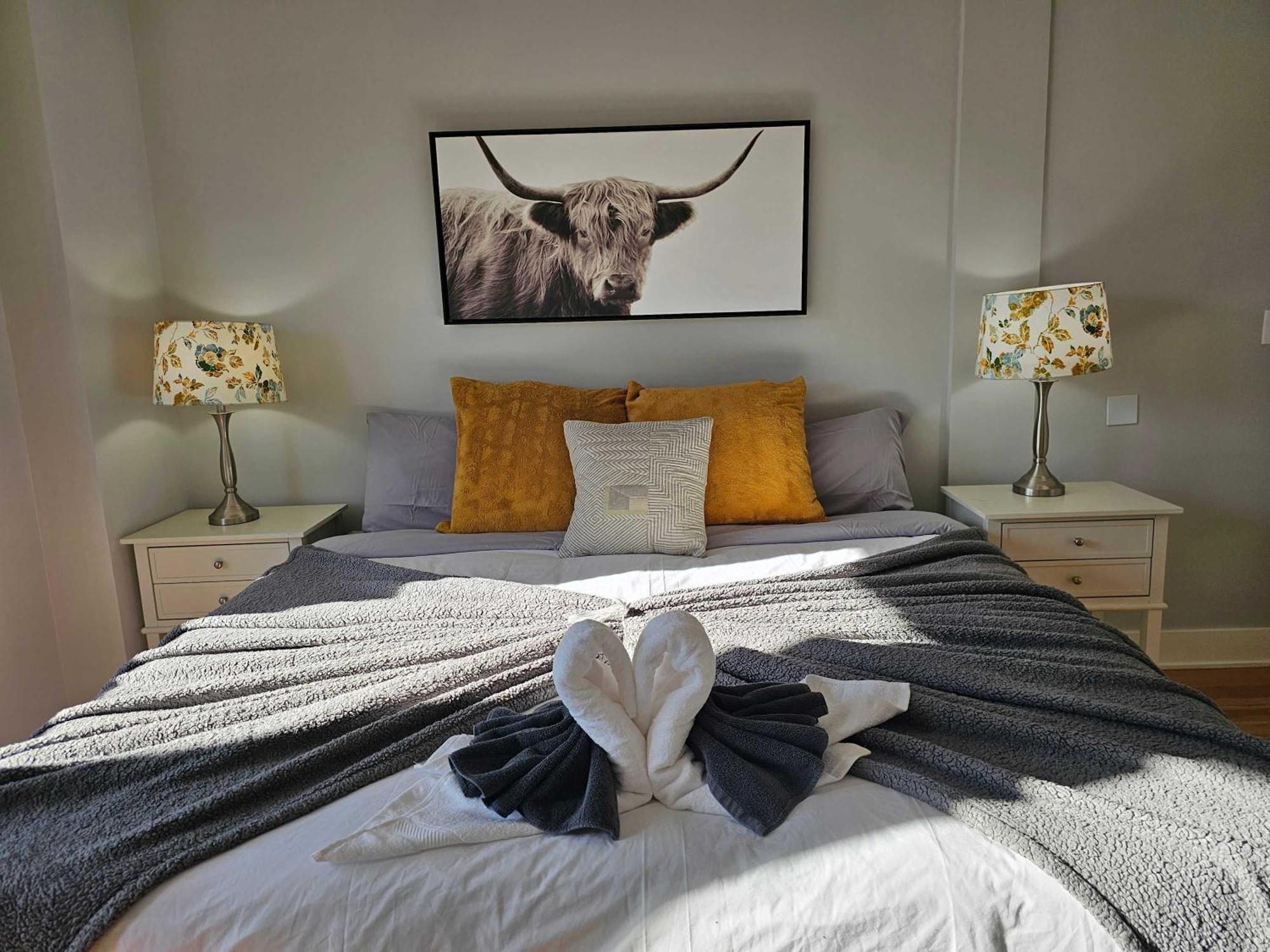 Updated 3 Bedroom Downtown Pilsen Apartment