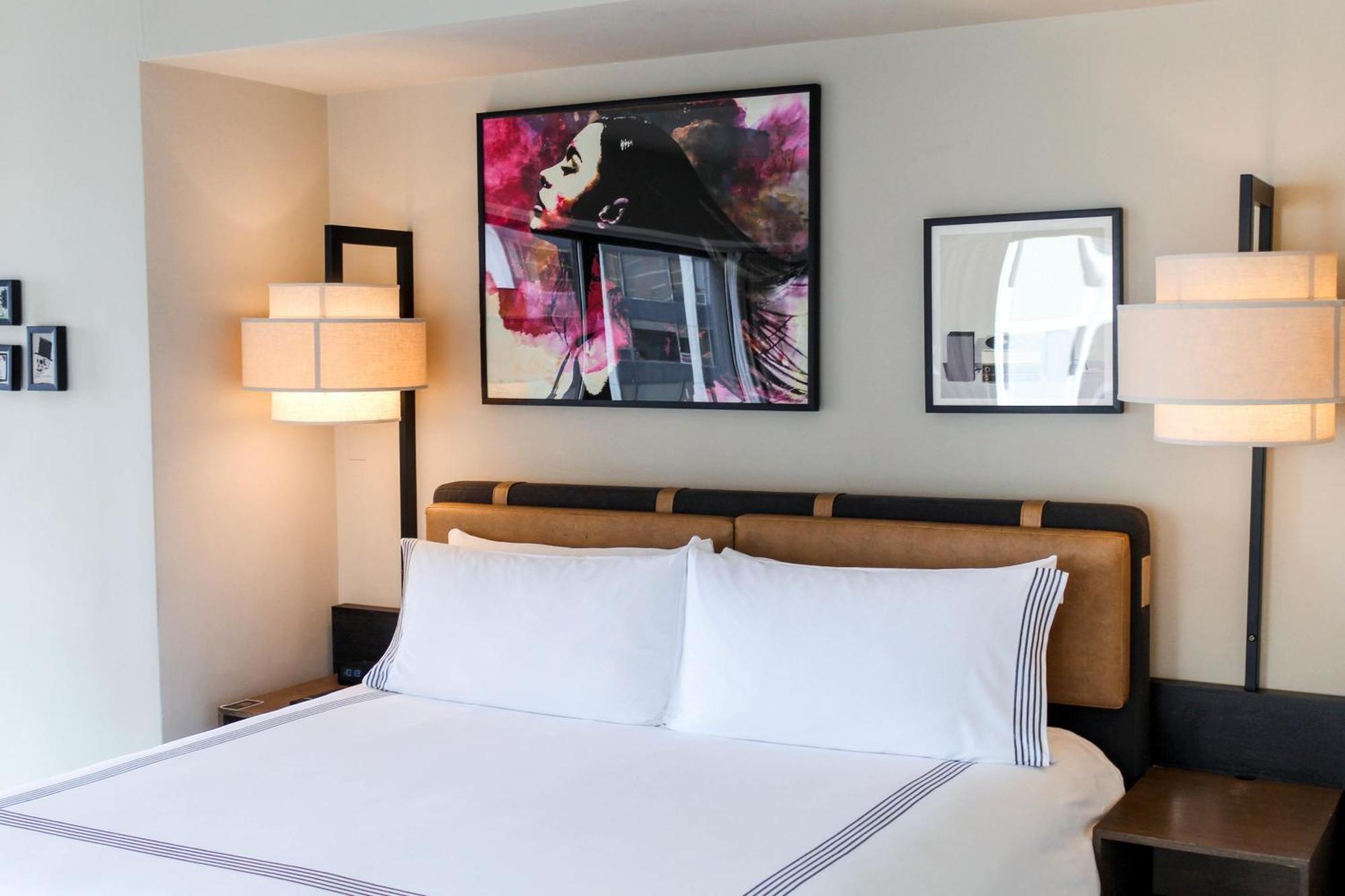 Thompson Chicago, By Hyatt Hotel