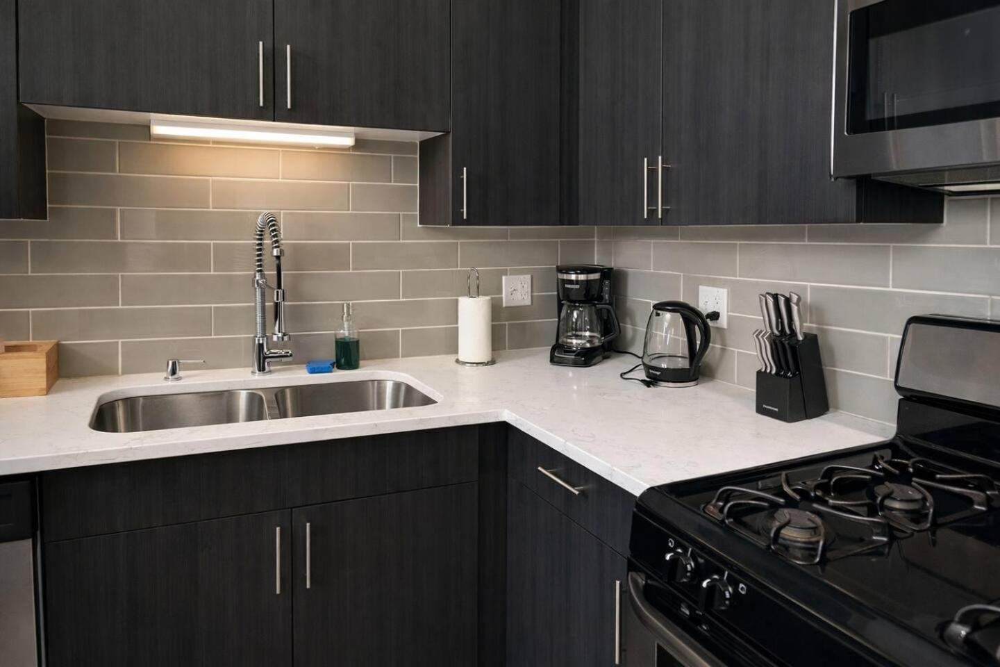 Apartment Convenient 2br In Prime Location With Gym Access & Optional Parking Near Mccormick Place And Soldier Field