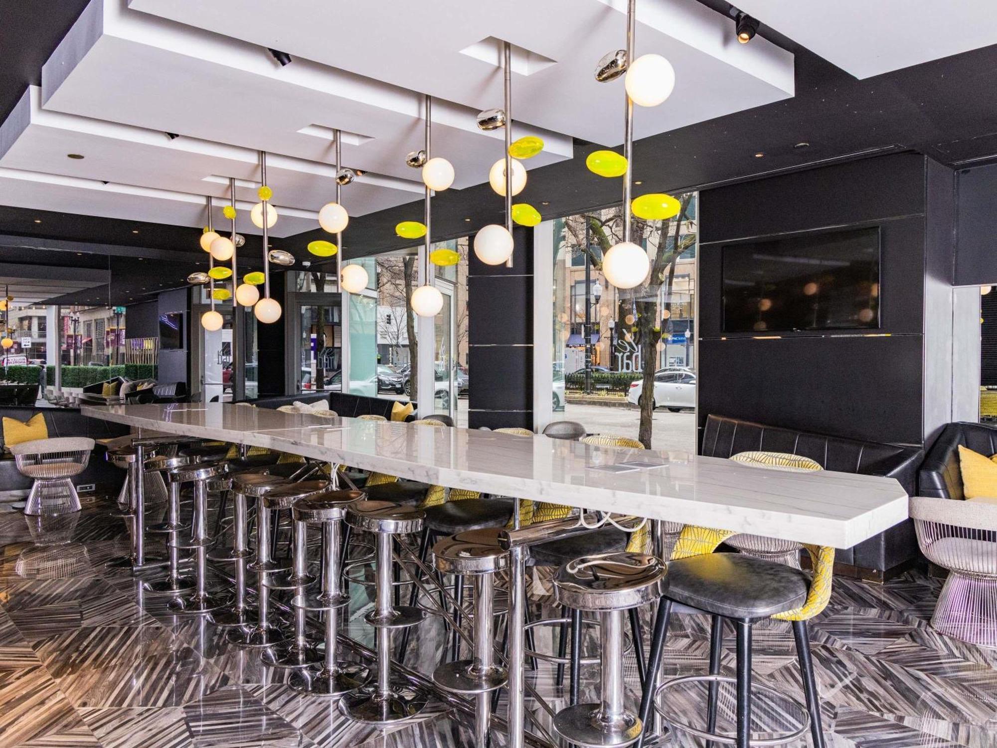 Sofitel Magnificent Mile 5*
