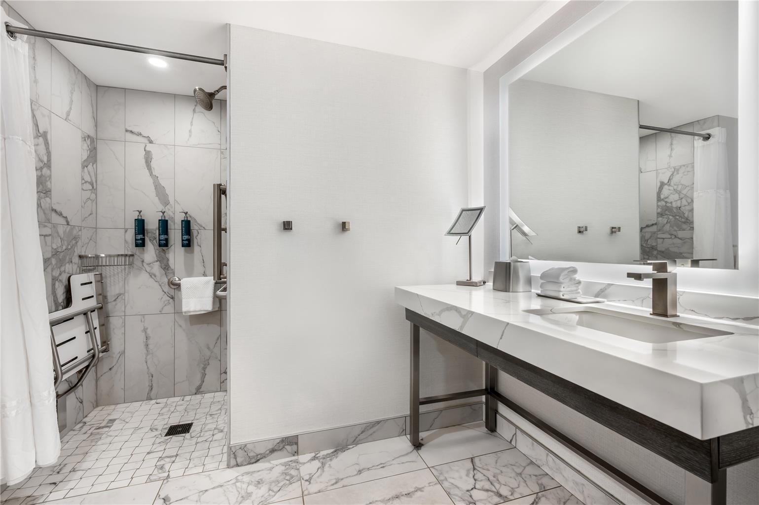 Hilton Grand Vacations Club Magnificent Mile Hotel 3*