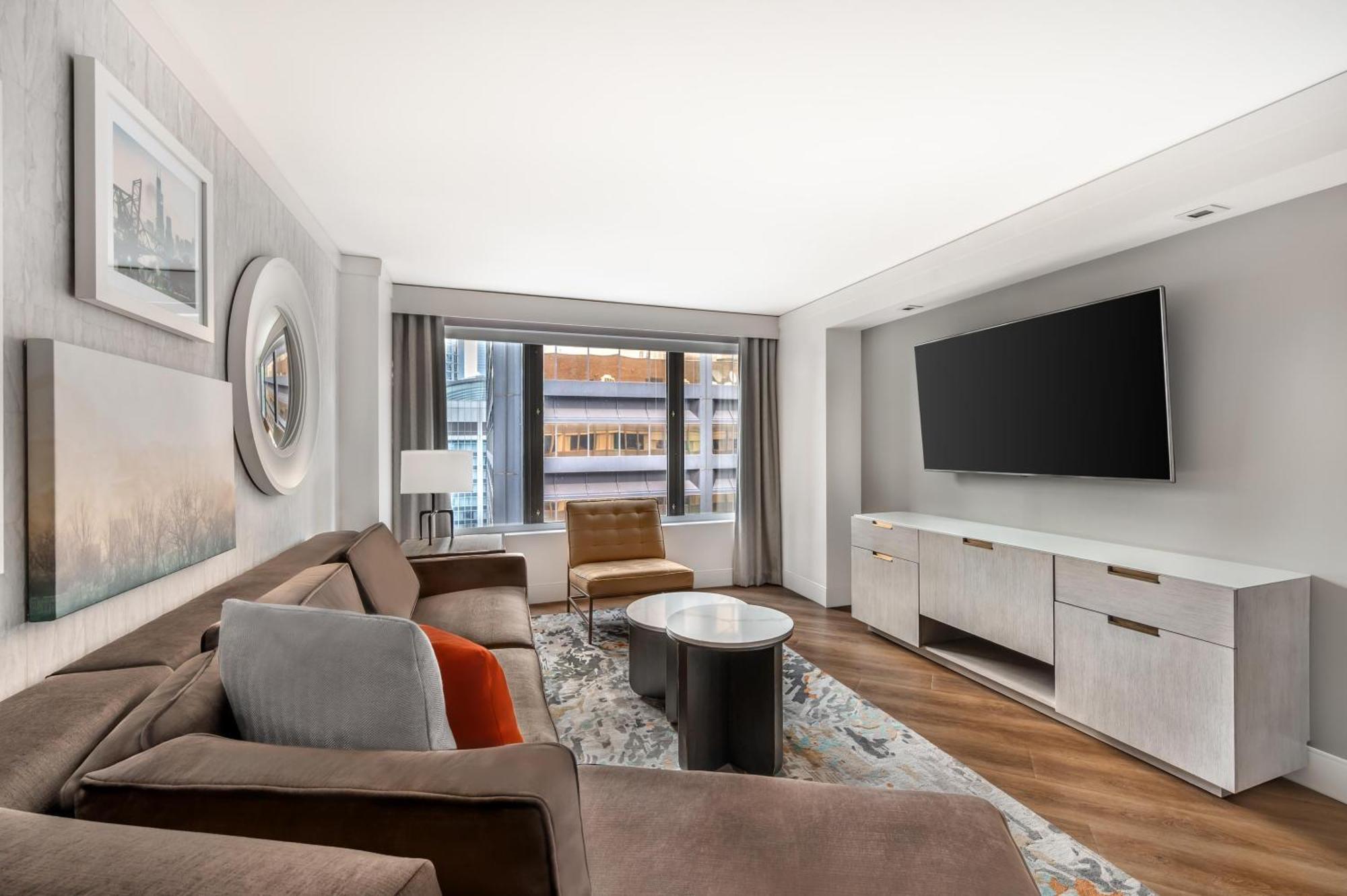 Hilton Grand Vacations Club Magnificent Mile Hotel Chicago