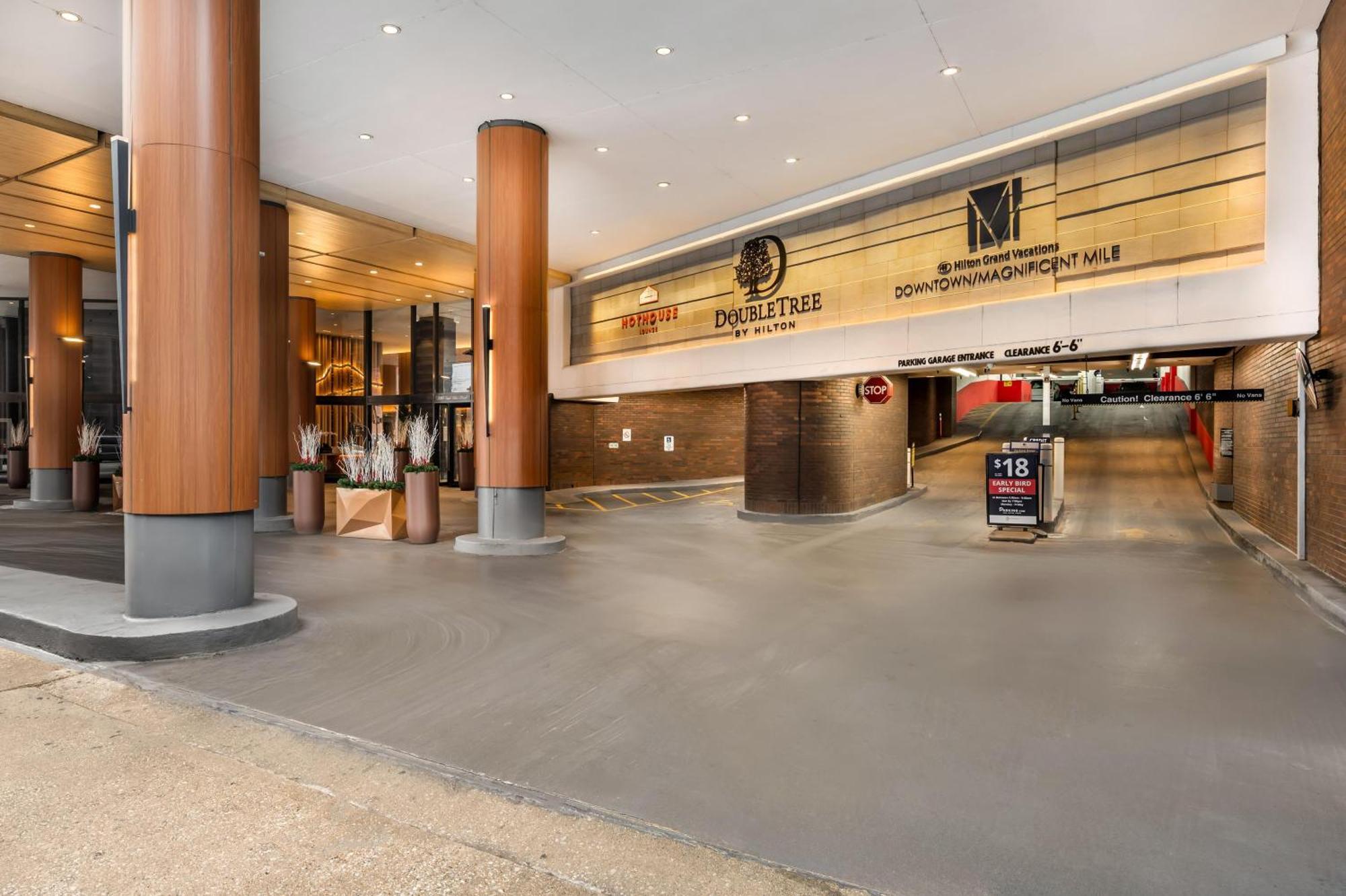 Hilton Grand Vacations Club Magnificent Mile Hotel 3*