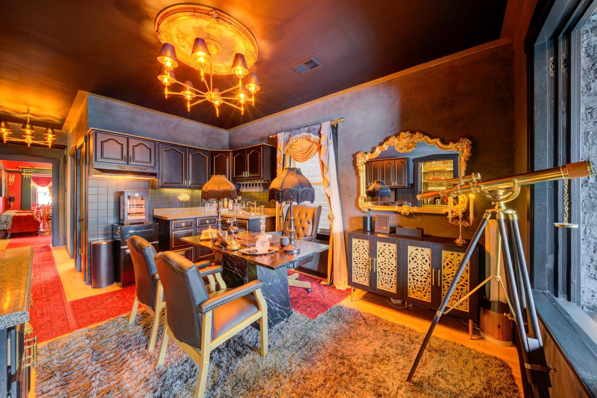 Apartment The Twin Lions: Bespoke Travel W/ Speakeasy*