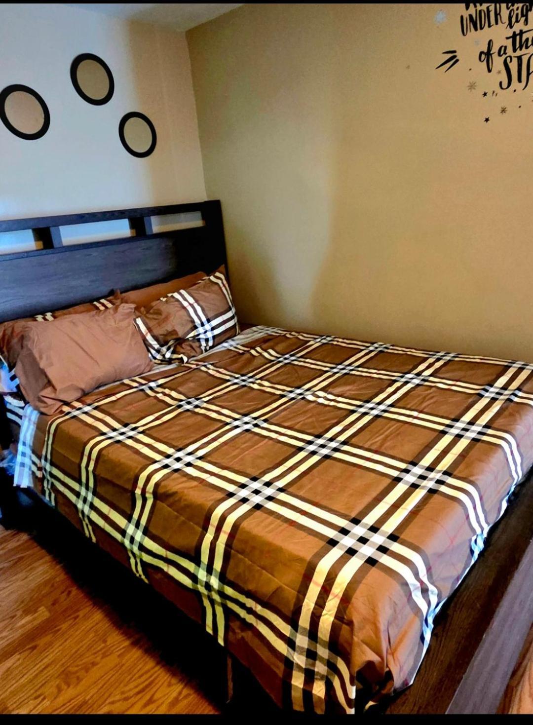Comfortable & Relaxing Charming 3br Unit Apartment Chicago