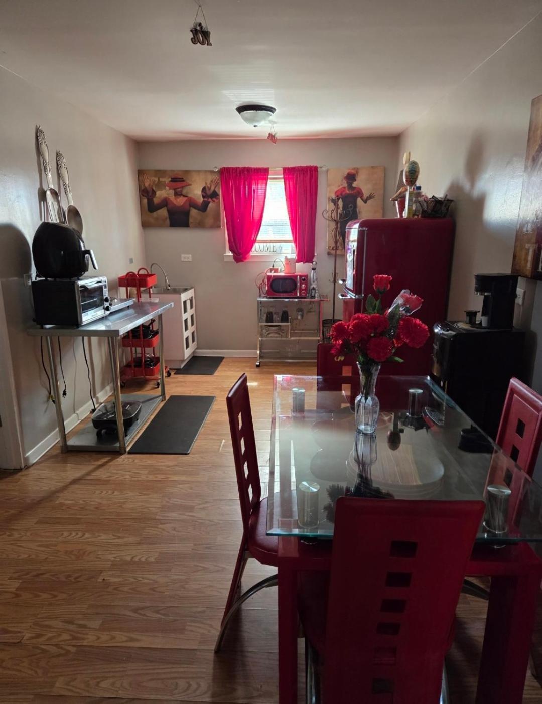 Apartment Comfortable & Relaxing Charming 3br Unit Chicago