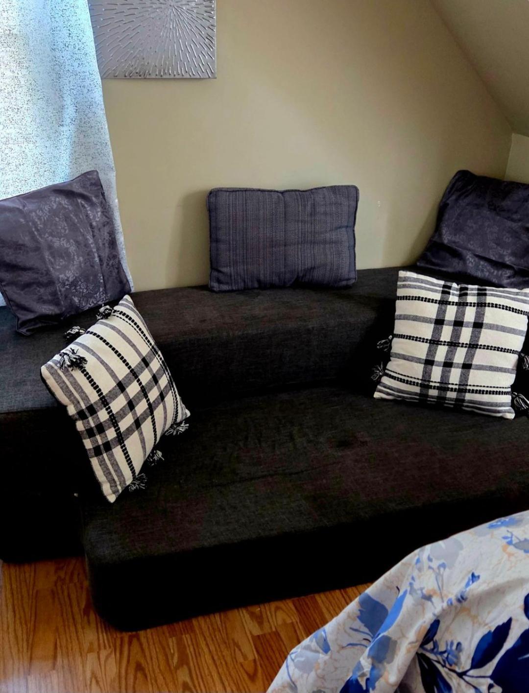 Apartment Comfortable & Relaxing Charming 3br Unit Chicago