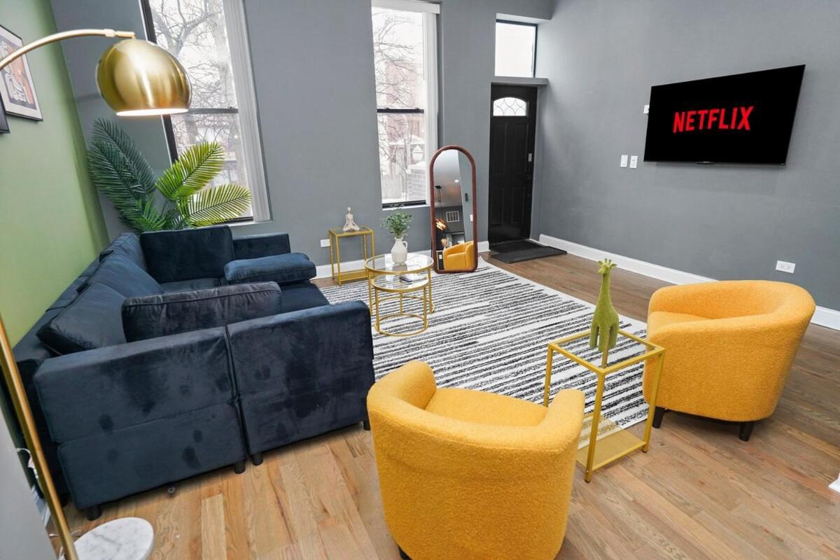 Modern 2br Retreat Near United Center