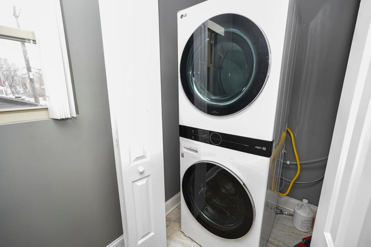 Modern 2br Retreat Near United Center Apartment