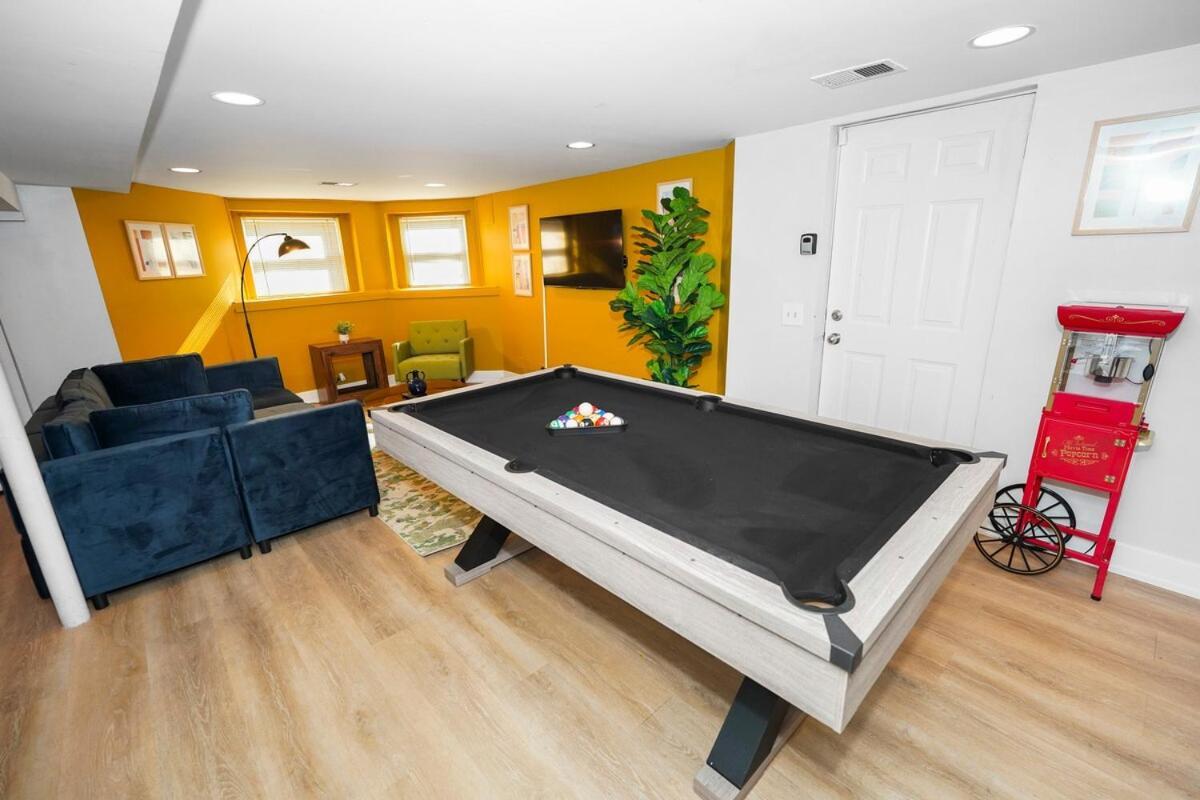 Apartment King Bed 6br With Pool Table Sleeps 16 Near Humboldt Park Chicago
