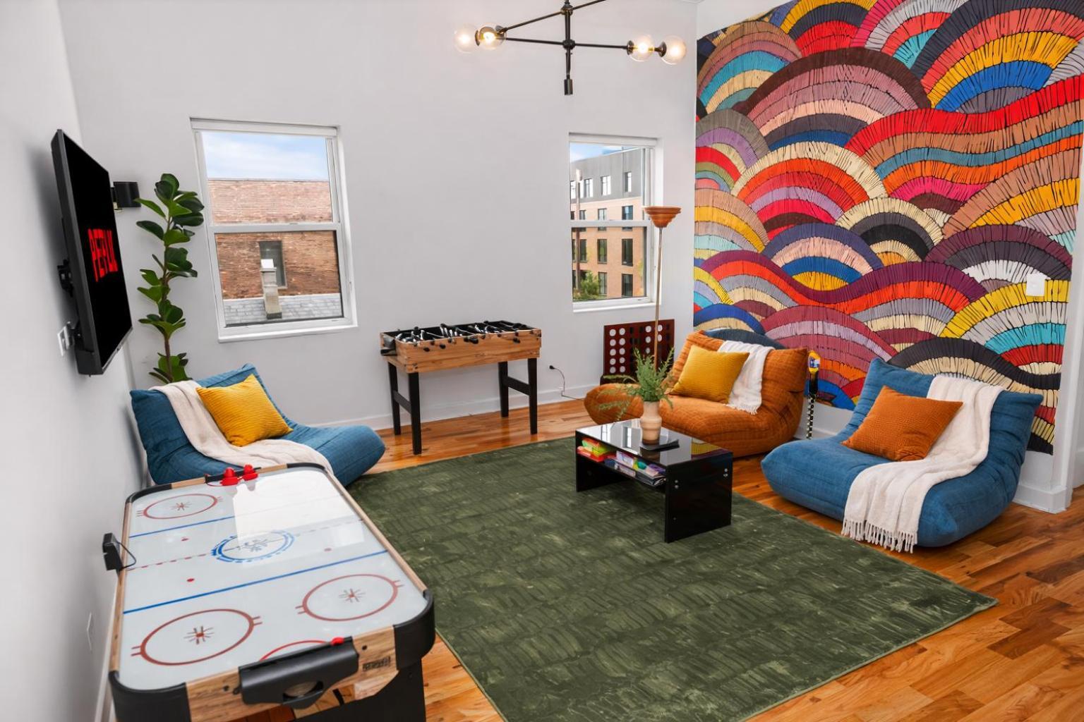 Apartment Pilsen 6br Getaway With Game Room, Gym & Paid Parking Near Soldier Field & Mccormick Place
