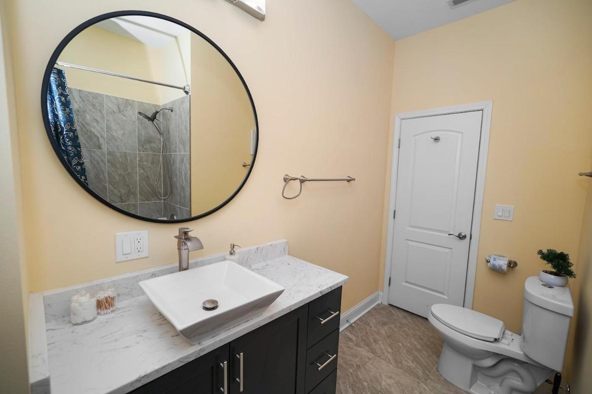 Stylish 2br Near United Center & Mrt Chicago