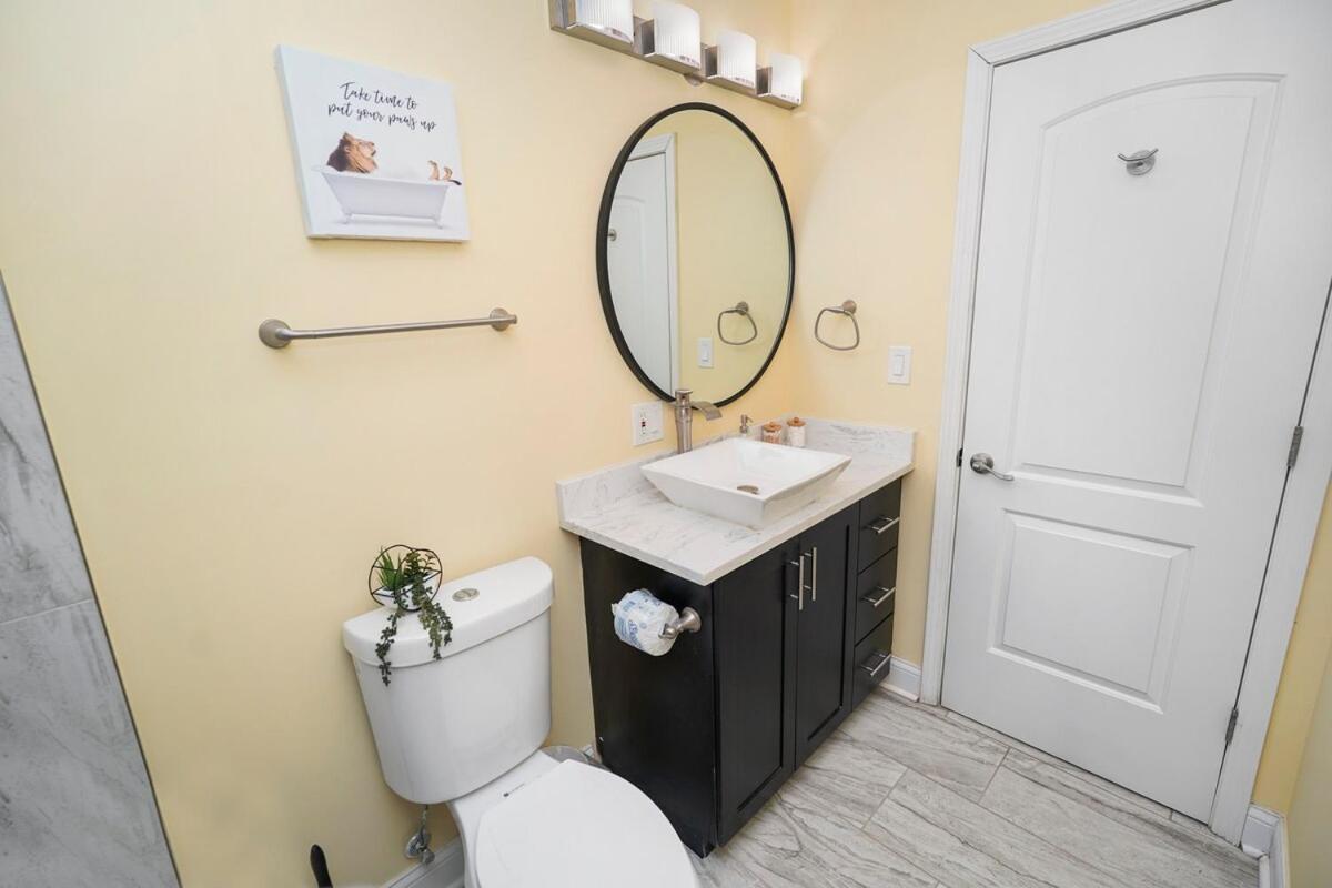 Modern 2br Retreat Near United Center Chicago