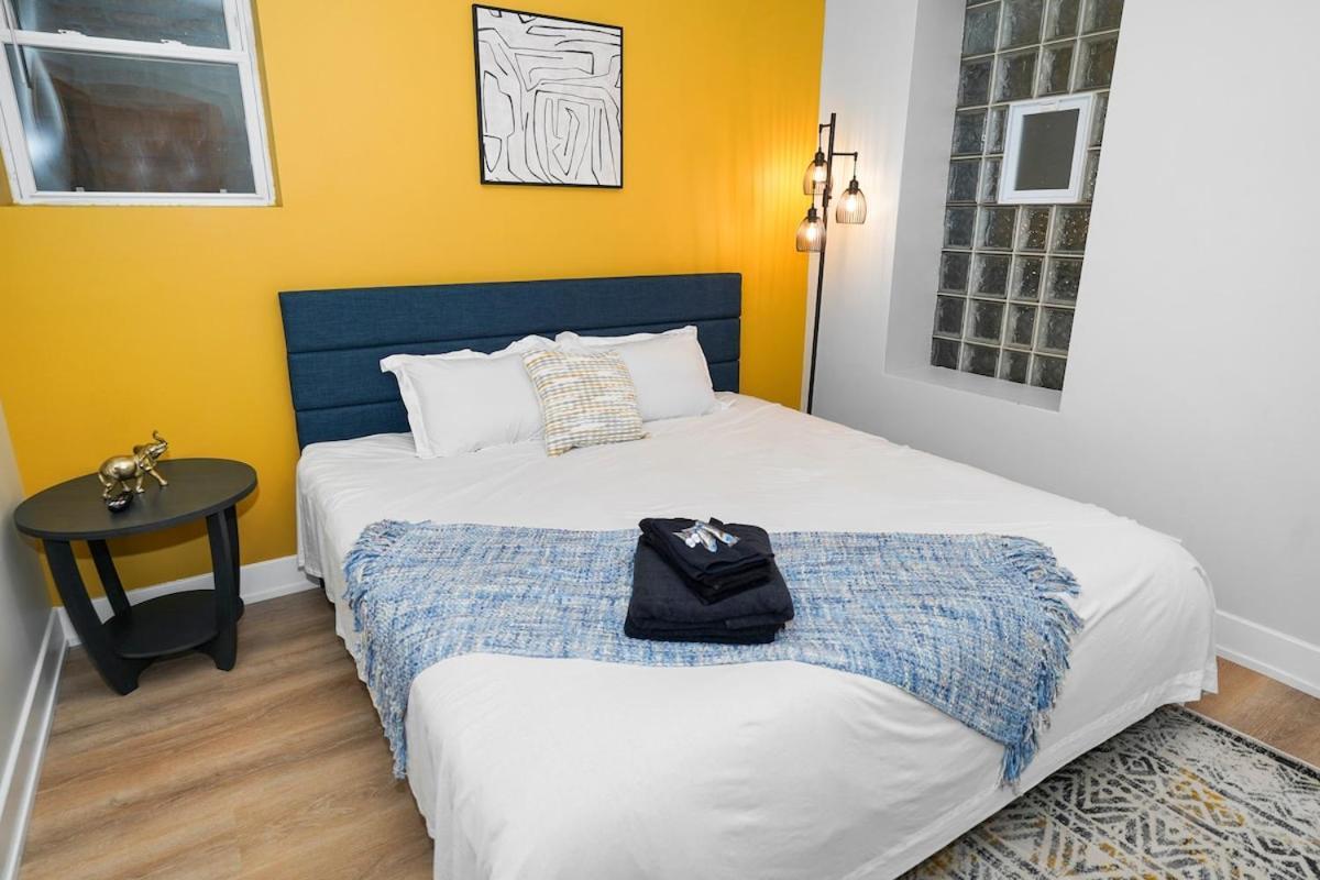 King Bed 6br With Pool Table Sleeps 16 Near Humboldt Park Apartment Chicago