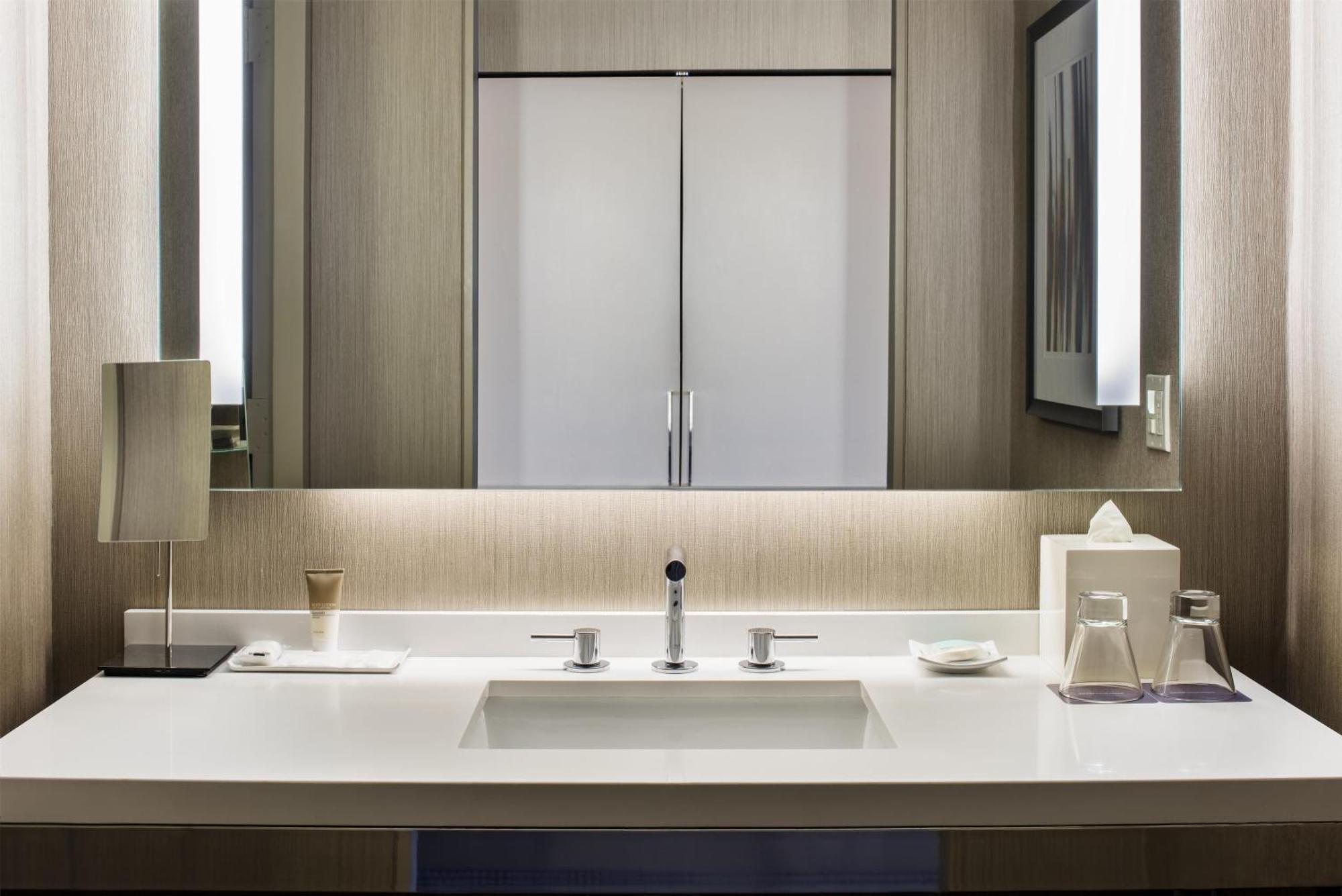 Hyatt Regency Mccormick Place 4*