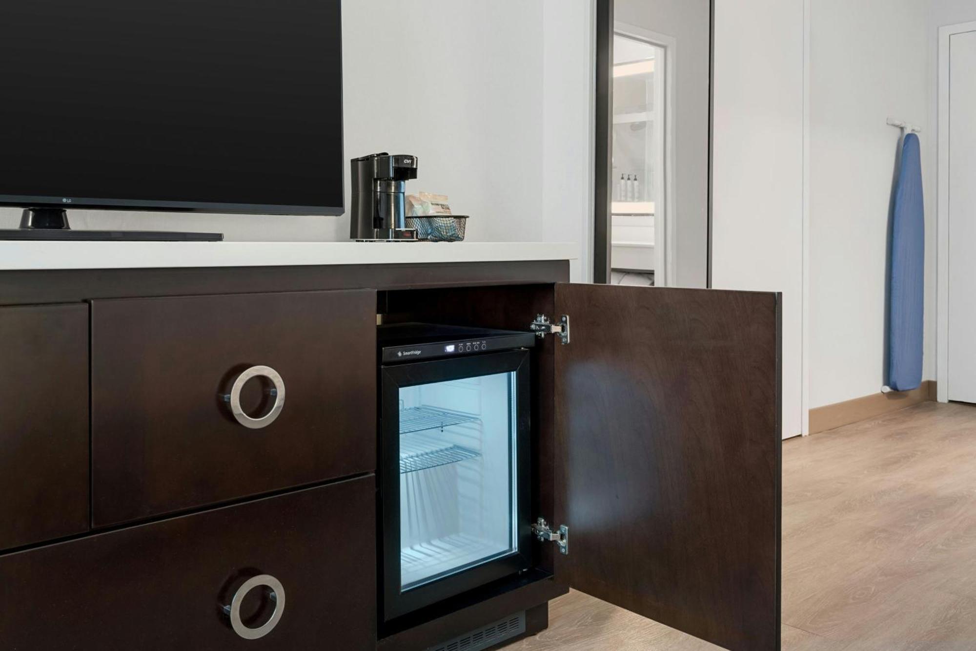 Hotel Fairfield And Downtown/ Magnificent Mile 3*