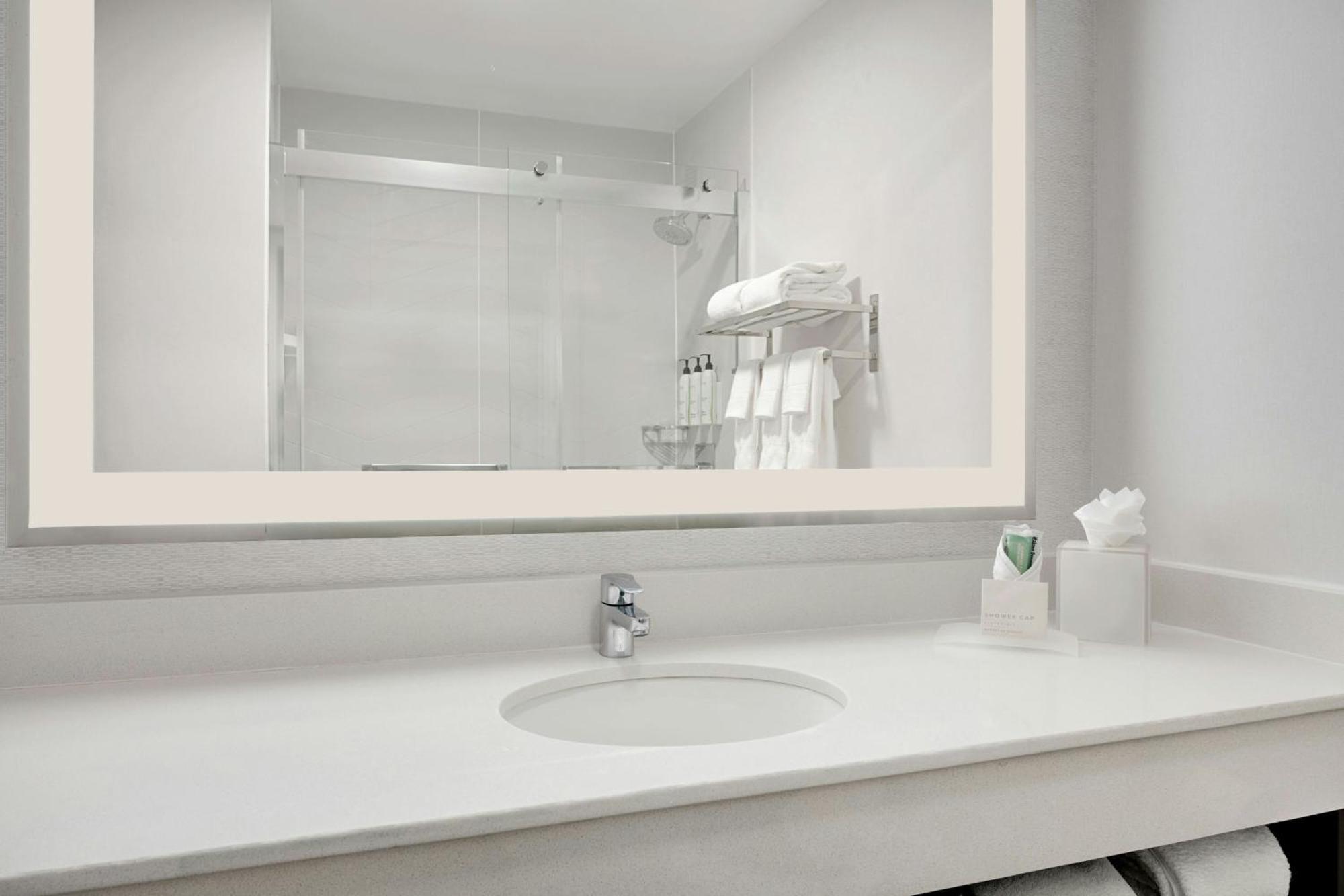 Hotel Fairfield And Downtown/ Magnificent Mile 3*