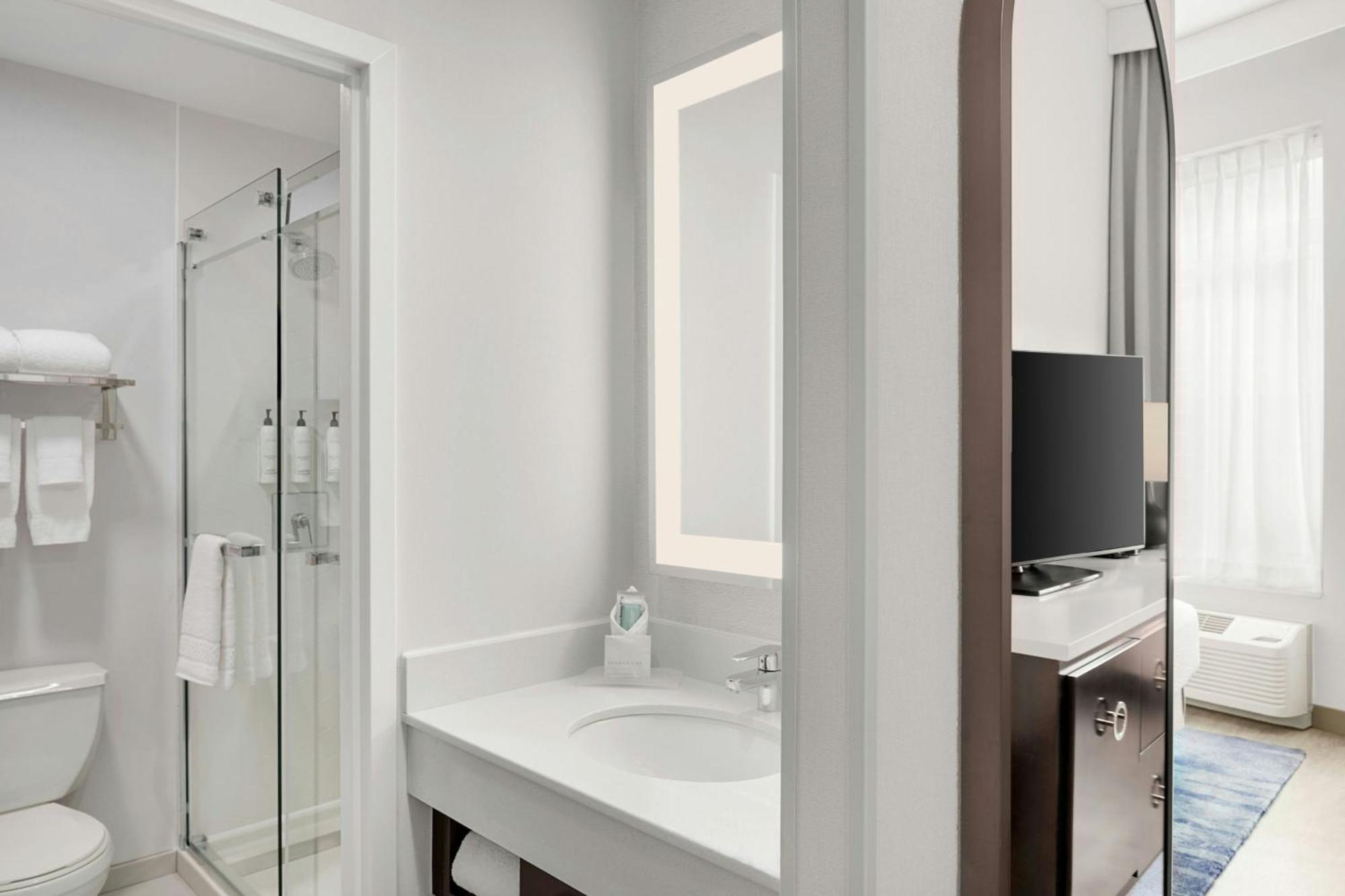 Fairfield And Downtown/ Magnificent Mile Hotel 3*
