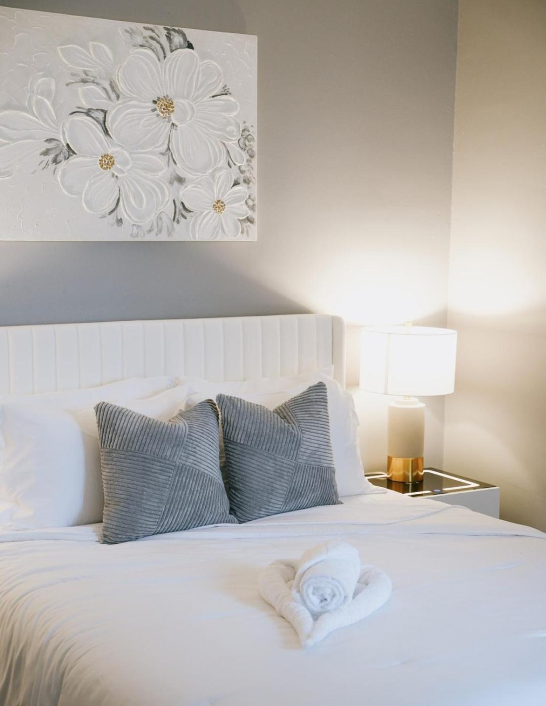 Sleeps7 • 2br • Coffee Station • Backyard W/ Grill Chicago