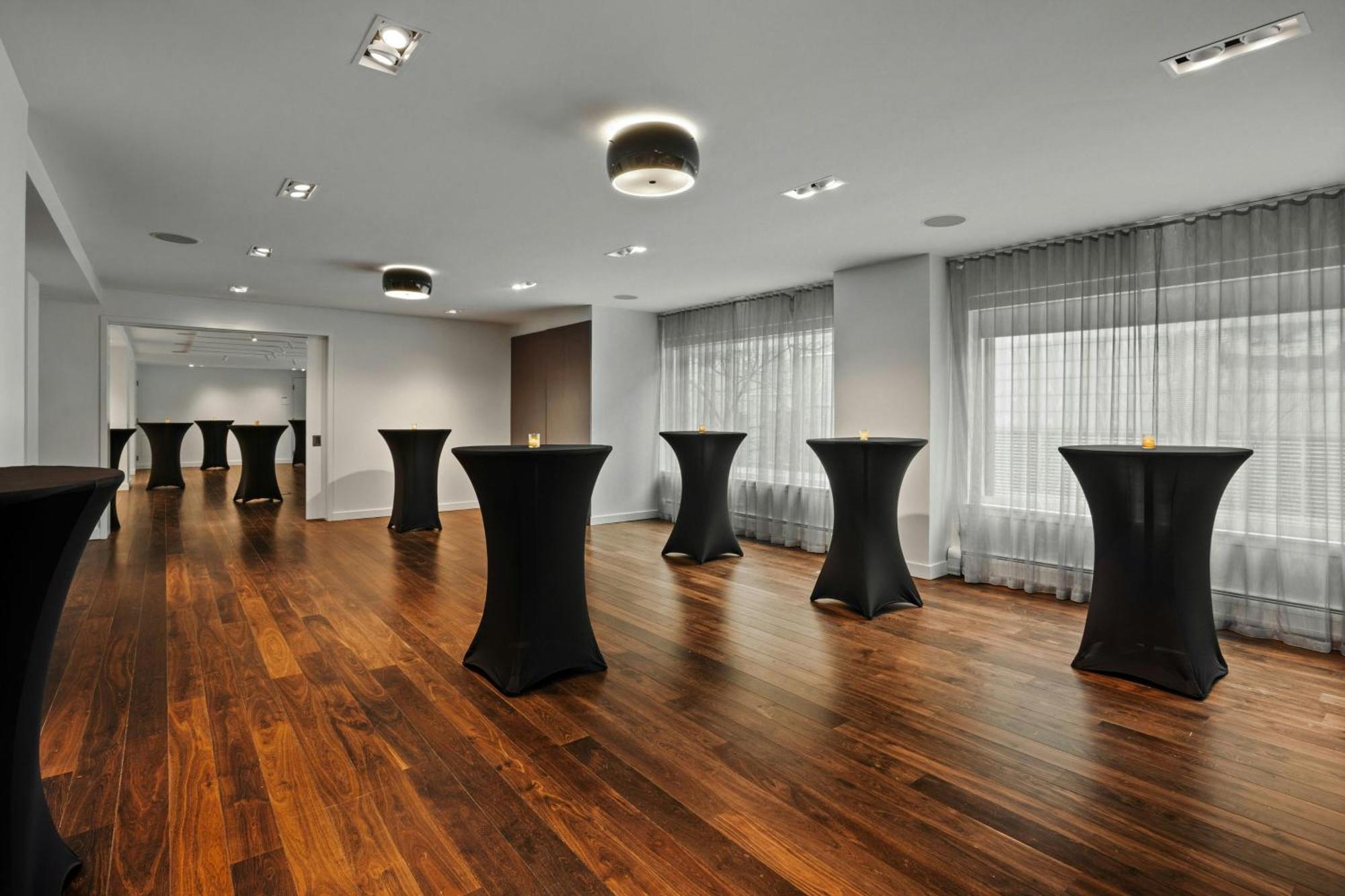 Hotel 55 Downtown 4*