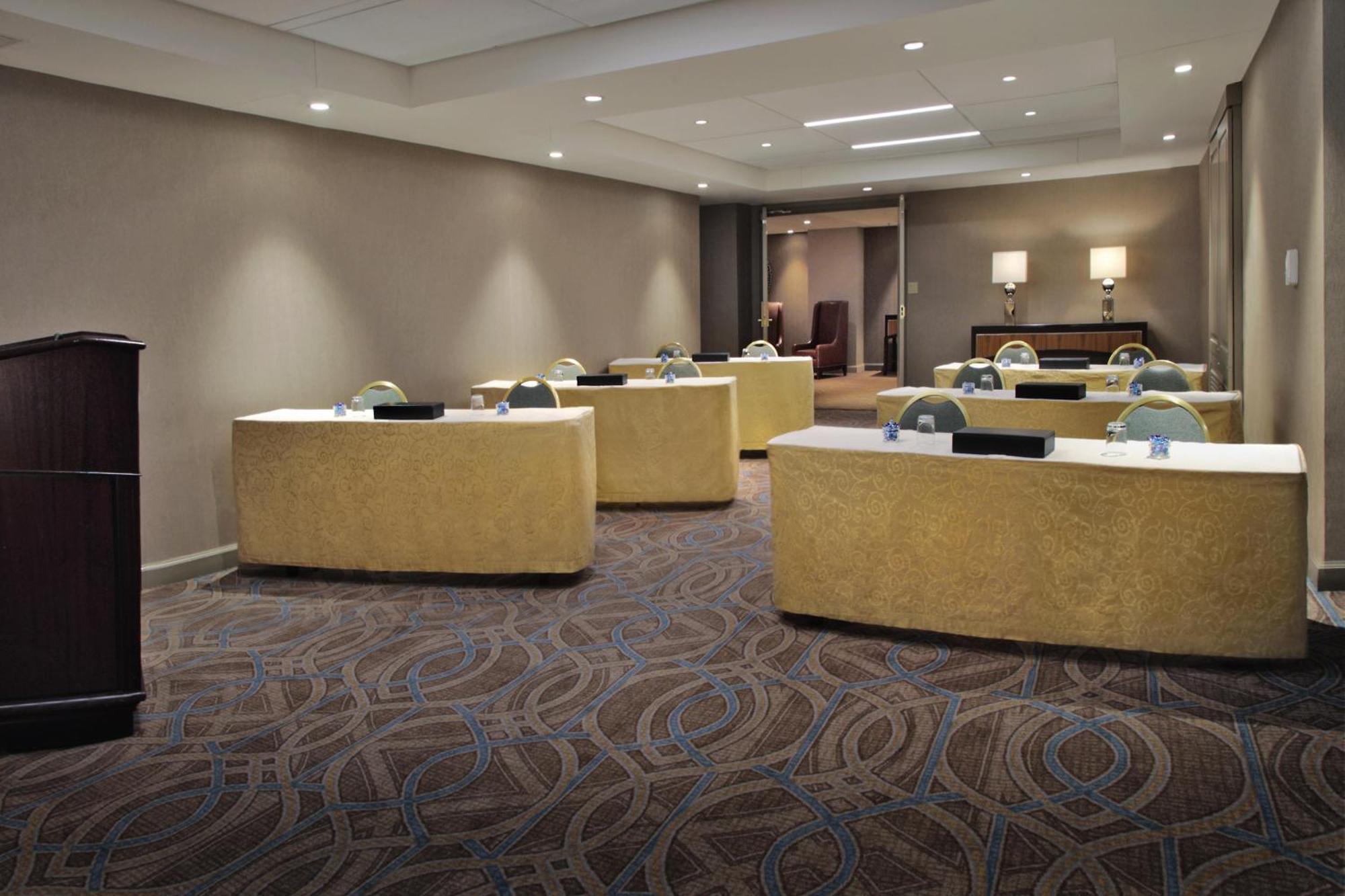 The Palmer House Hilton Hotel 4*