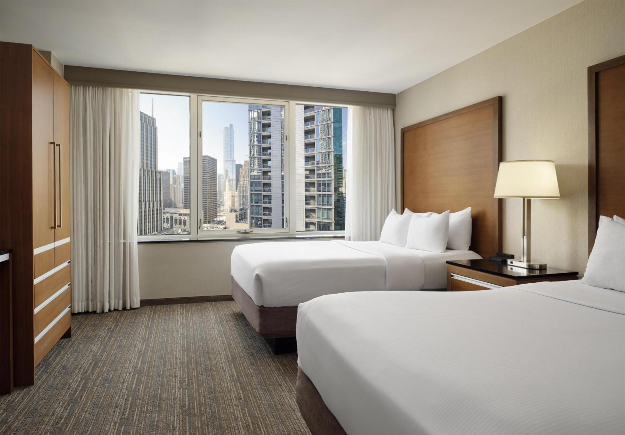 Hotel Embassy By Hilton Downtown Magnificent Mile