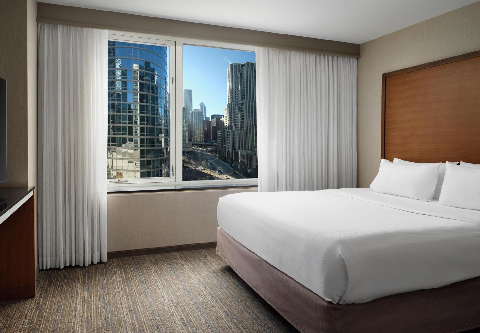 Hotel Embassy By Hilton Downtown Magnificent Mile 4*