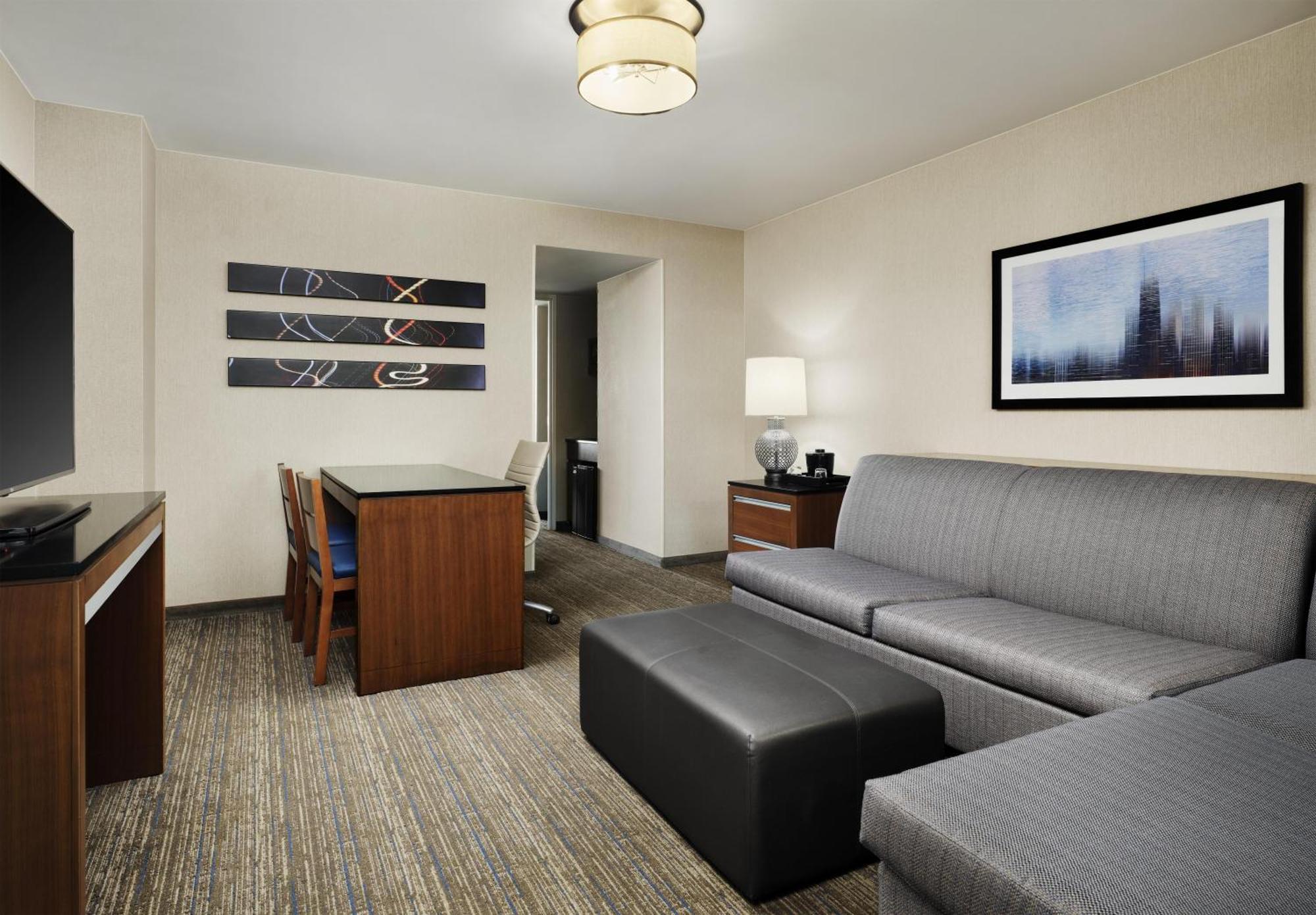 Hotel Embassy By Hilton Downtown Magnificent Mile Chicago