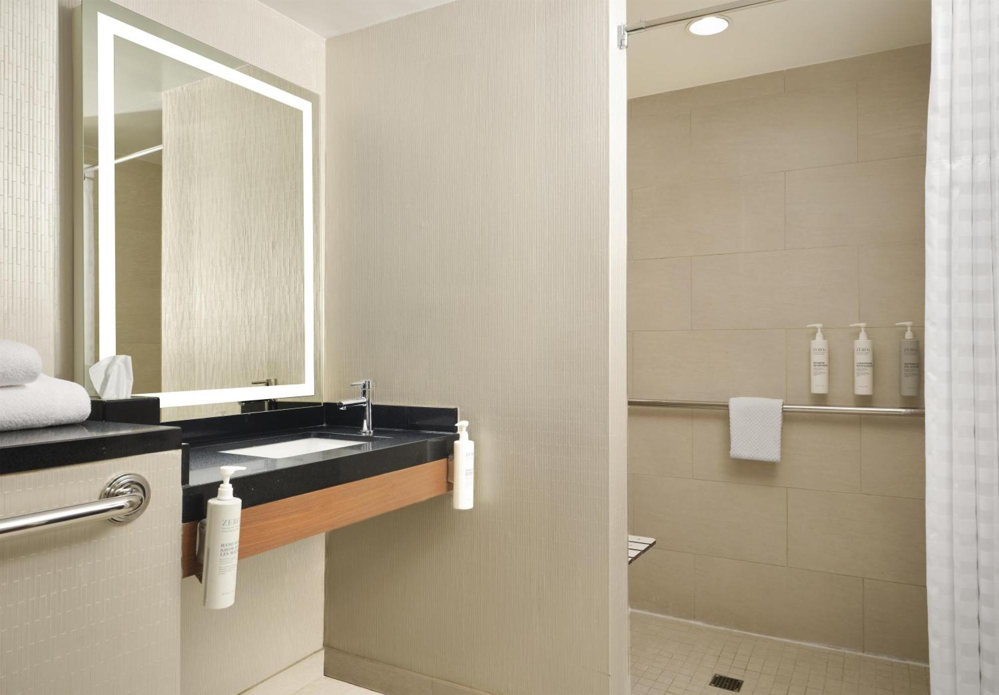 Embassy By Hilton Downtown Magnificent Mile 4* Chicago