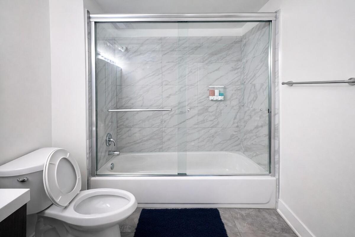 Luxury 2br With Optional Parking And Gym Access Near Mccormick Place And Soldier Field