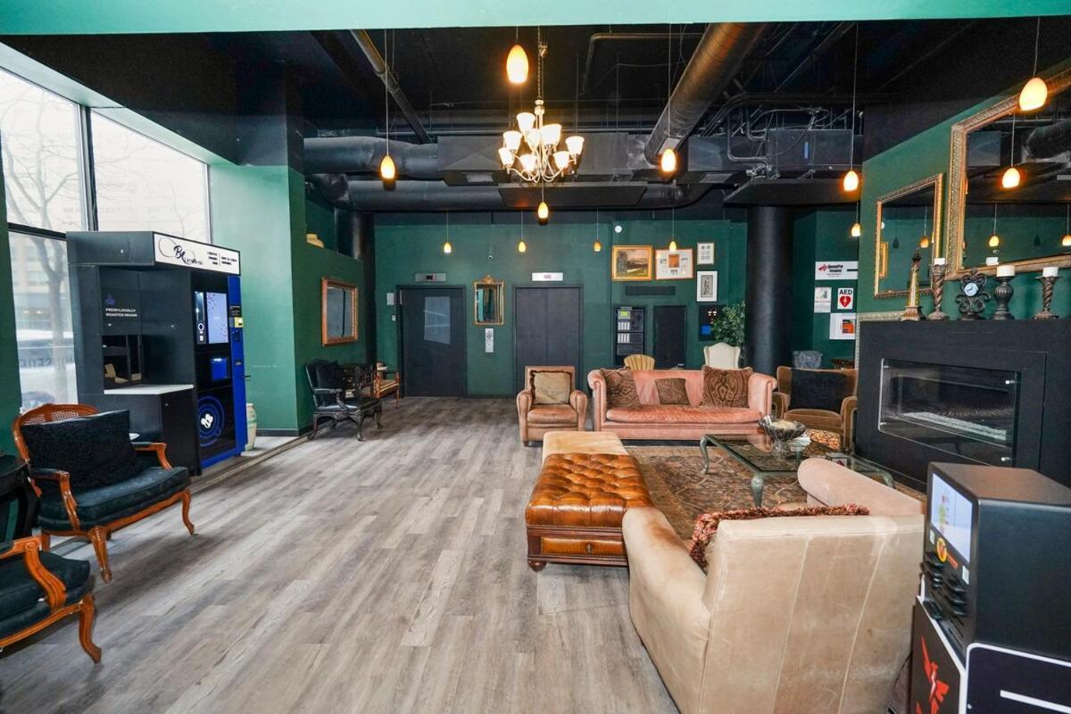 Luxury 2br With Optional Parking And Gym Access Near Mccormick Place And Soldier Field Chicago