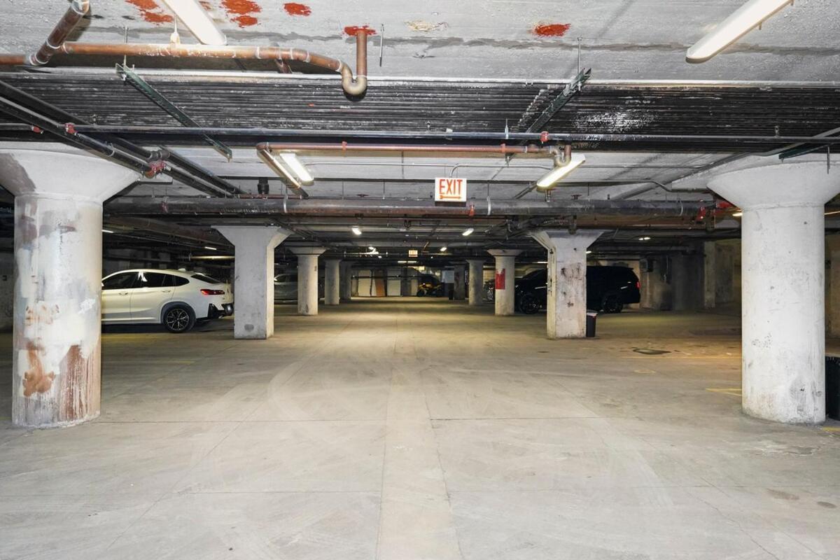 Luxury 2br With Optional Parking And Gym Access Near Mccormick Place And Soldier Field Apartment Chicago