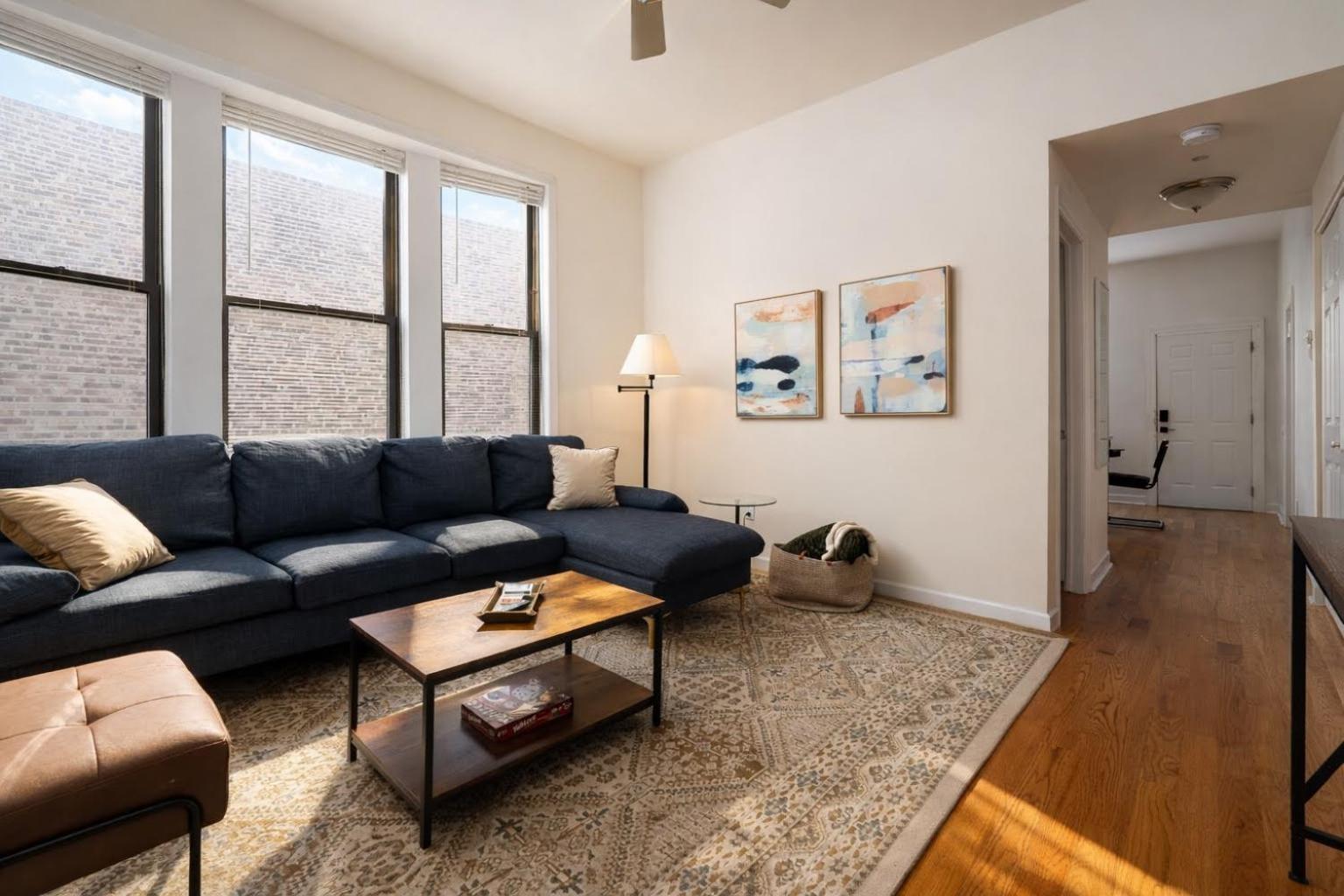 Flexhome Ukrainian Village • 2Br • Walkable + Private Balcony - Sleeps 6 Chicago