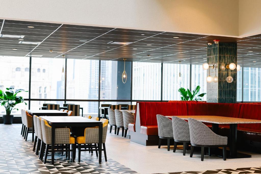 Voco Downtown - Riverwalk By Ihg Hotel