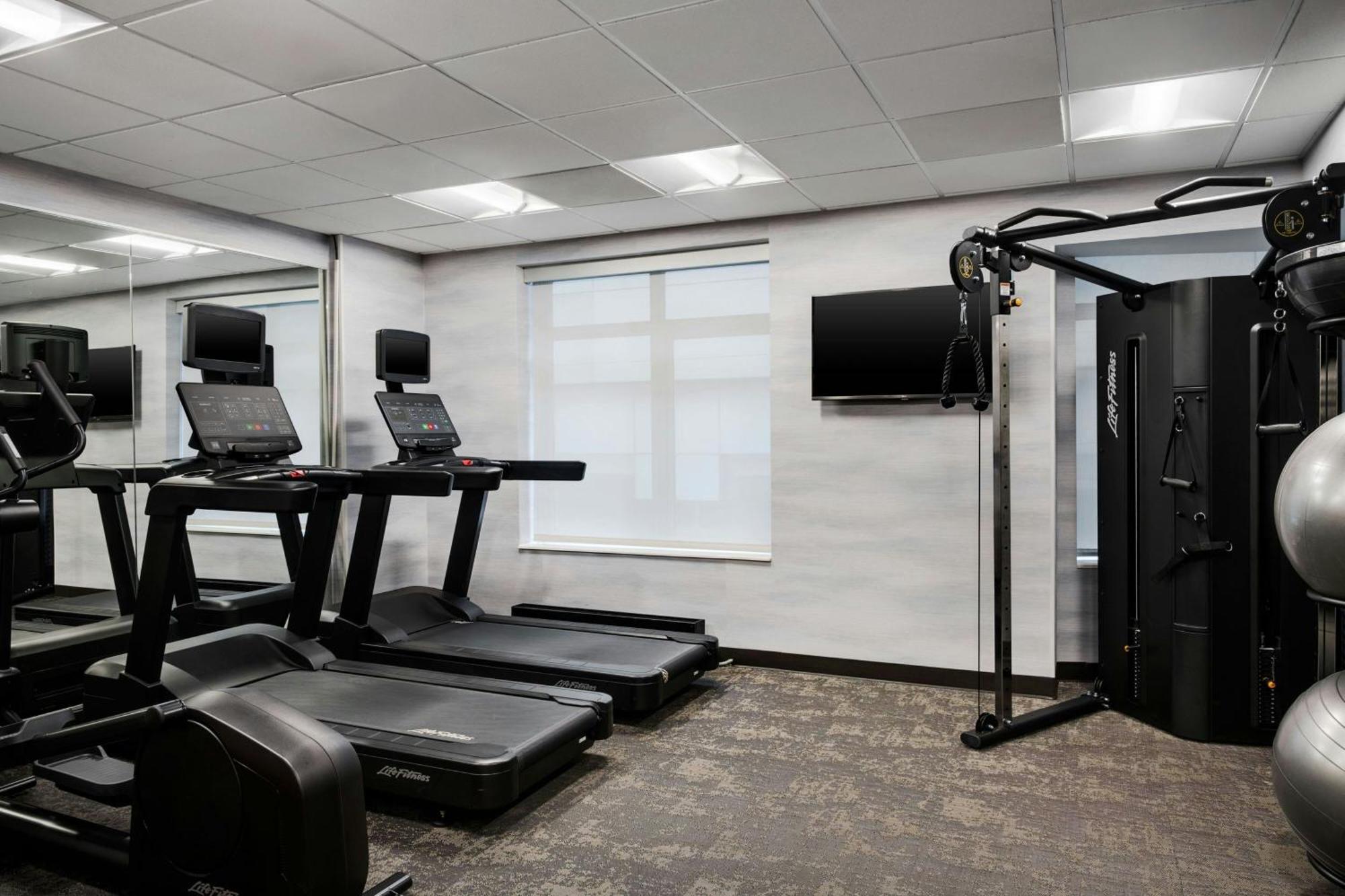 Hotel Fairfield And Downtown/ Magnificent Mile 3*