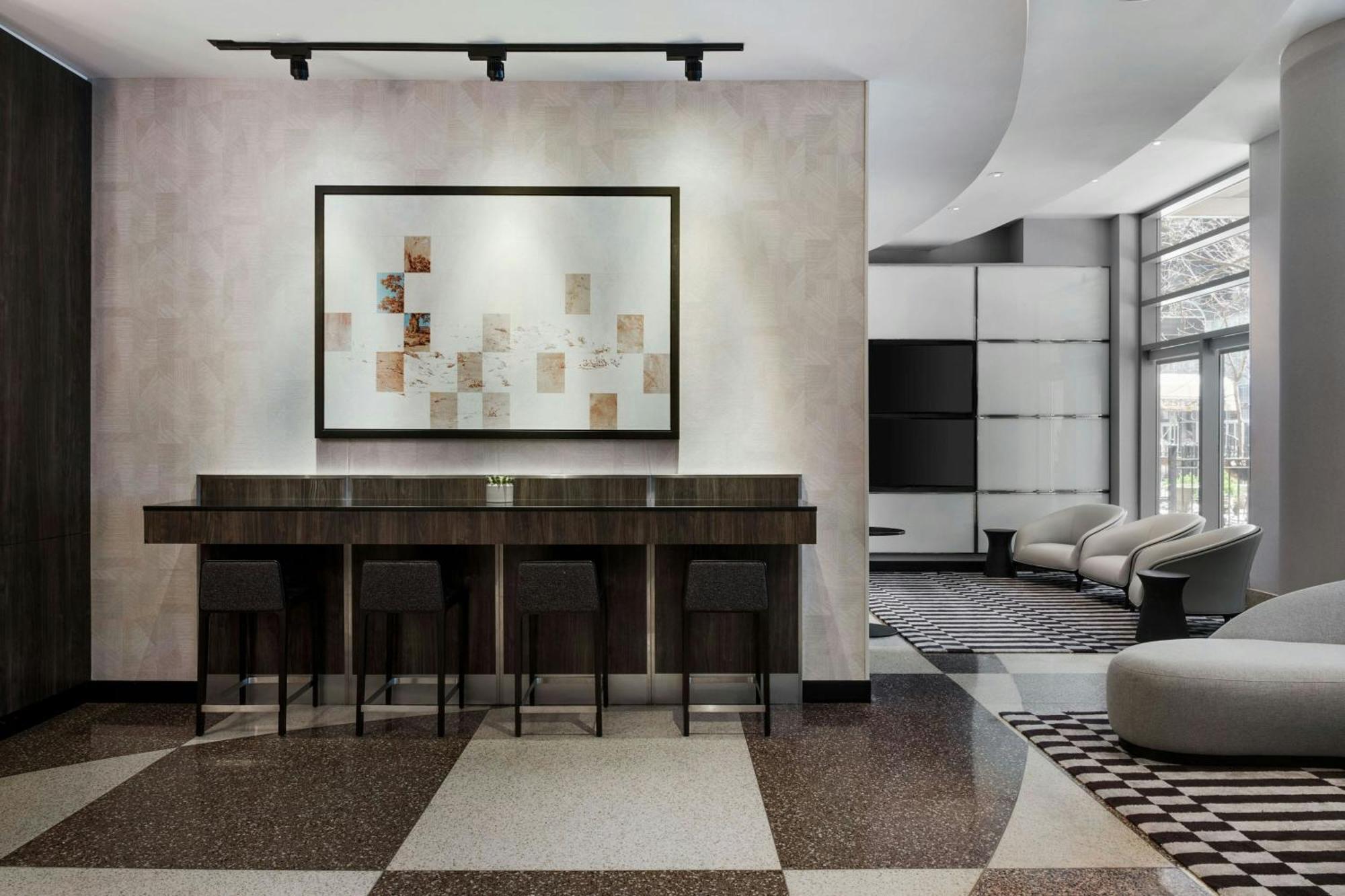 Fairfield And Downtown/ Magnificent Mile 3*
