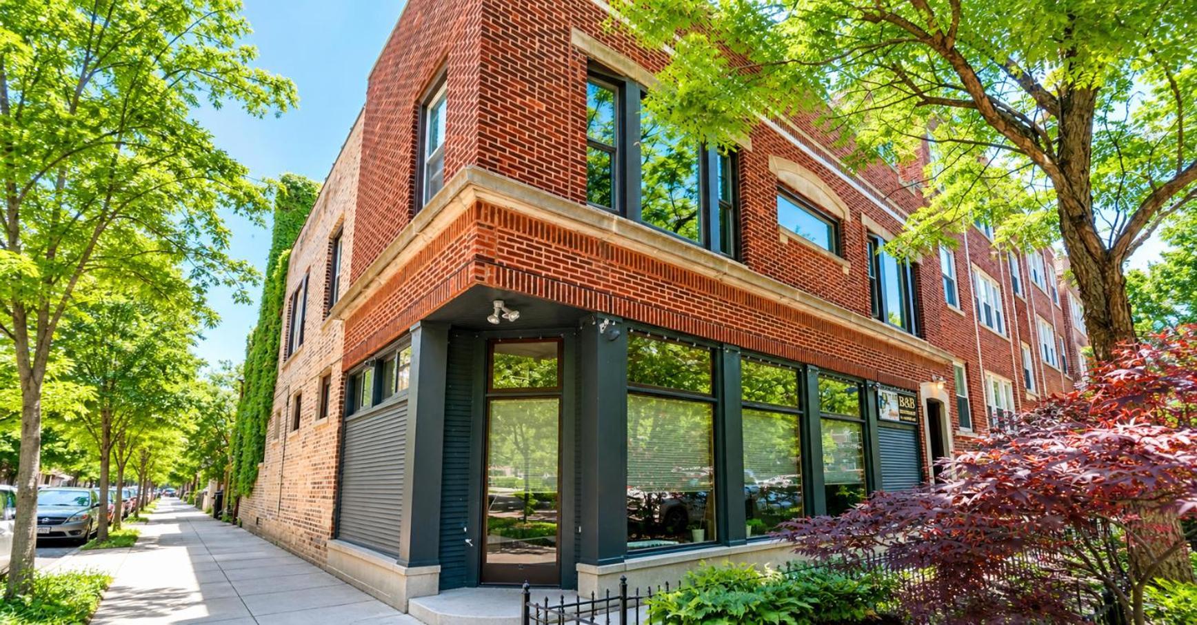 House 5863- Chicago's Premier