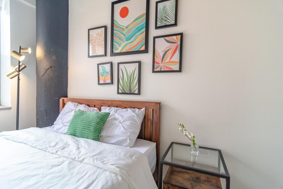 Mccormick Place Huge 2br Cozy Loft With Optional Parking Sleeps 8 Near Soldier Field And Grant Park Apartment