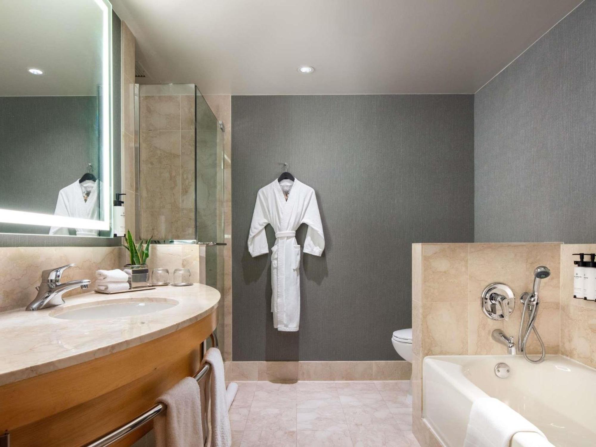 Sofitel Magnificent Mile Hotel