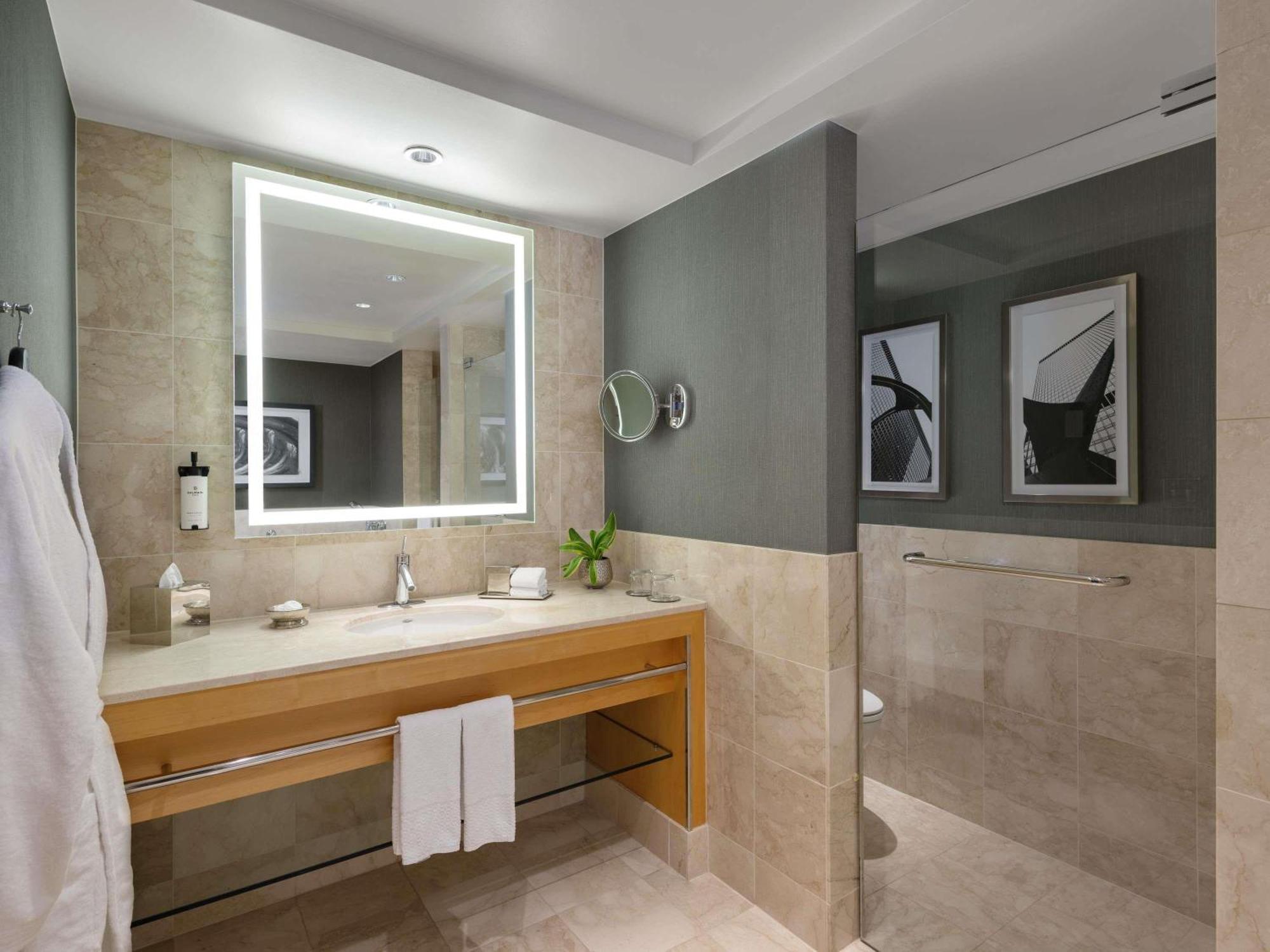 Sofitel Magnificent Mile Hotel Chicago