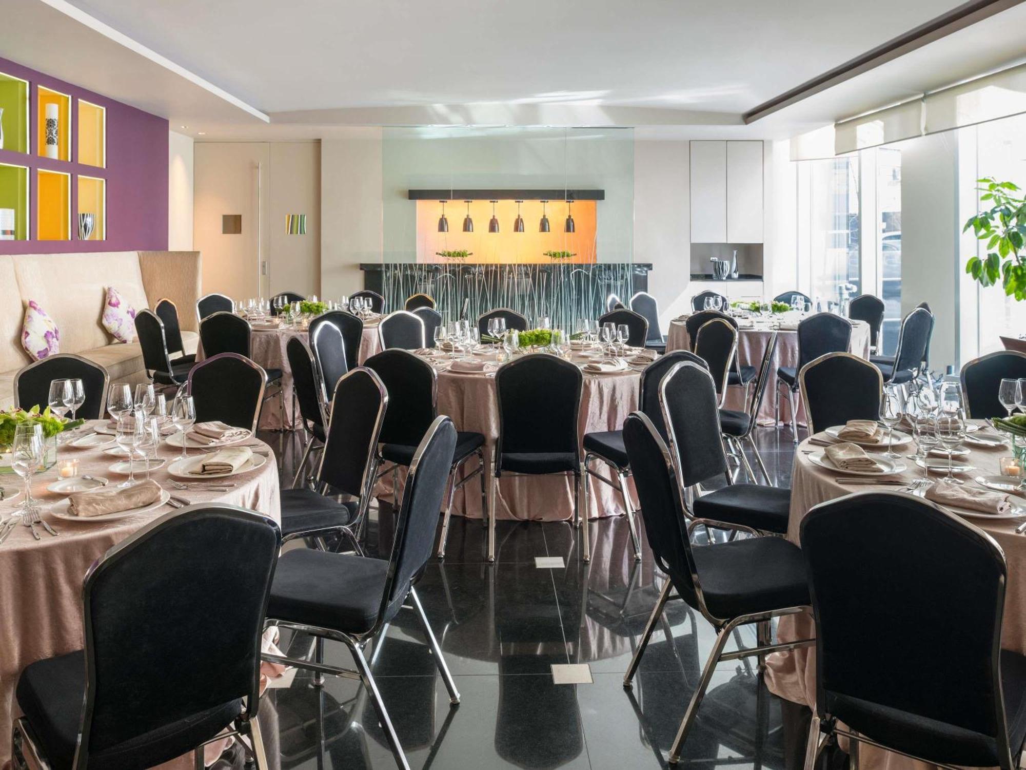 Sofitel Magnificent Mile Hotel 5*
