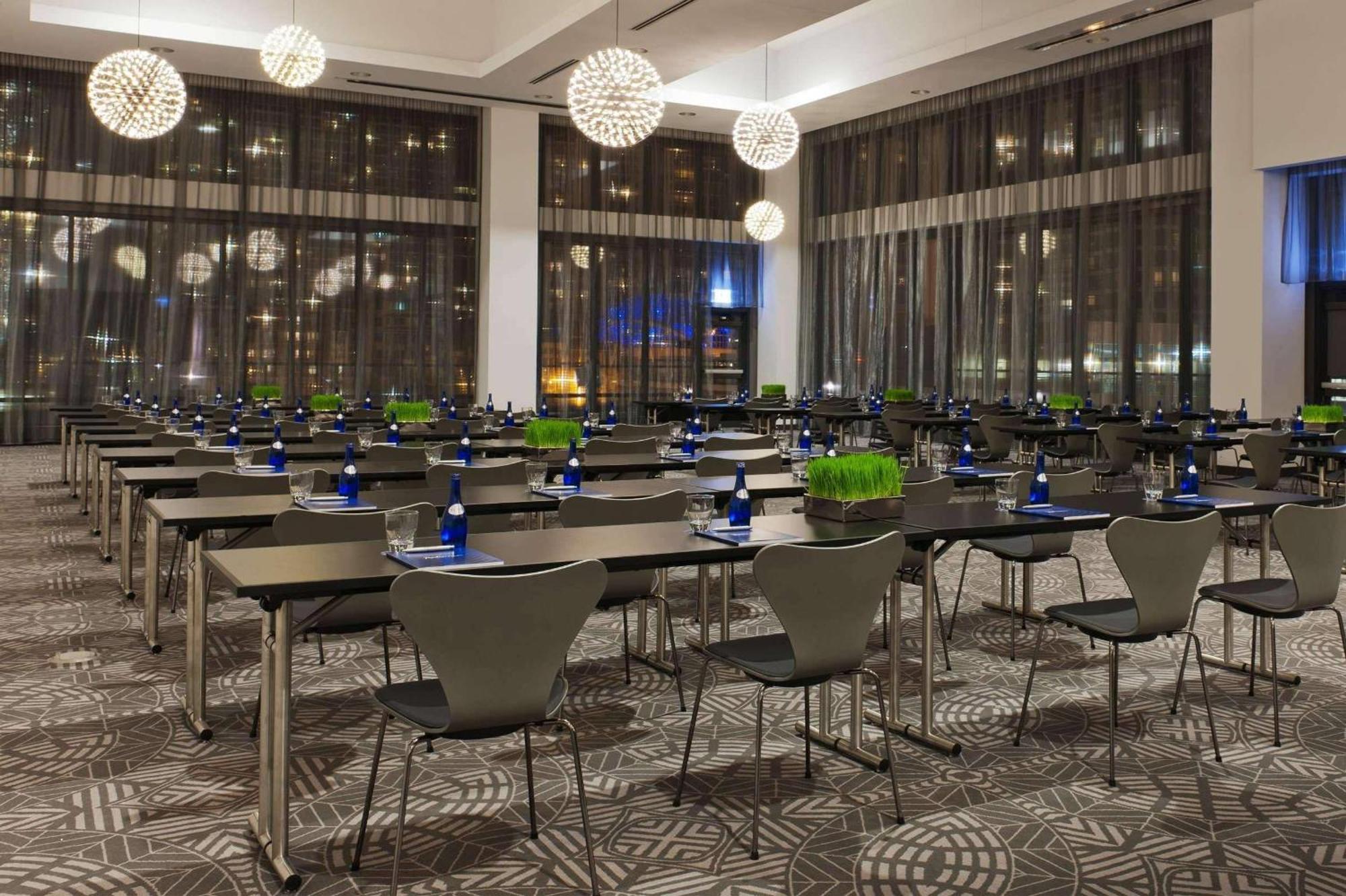 Radisson Blu Aqua Hotel, Chicago