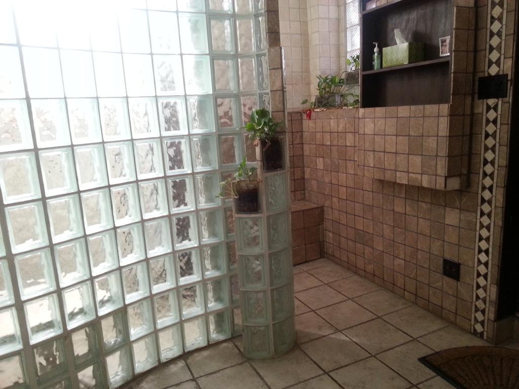 Ray's Bucktown Bed & Breakfast Chicago